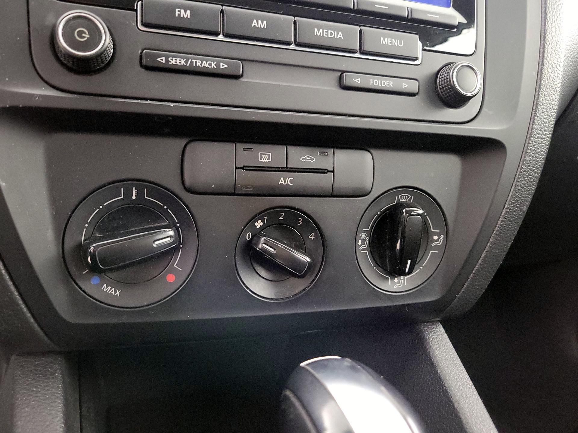 Thumbnail: 2015 Volkswagen Jetta - 15