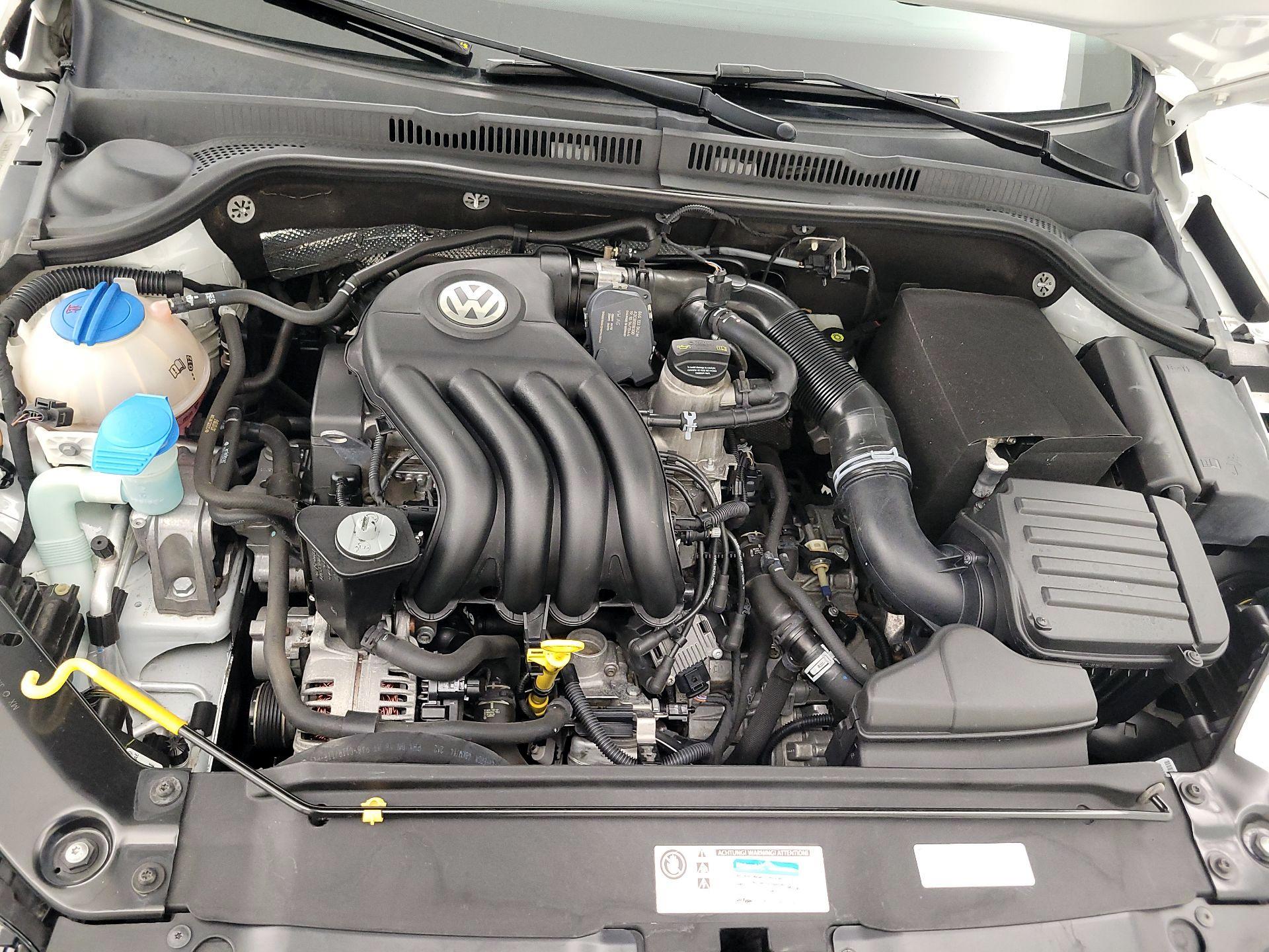 Thumbnail: 2015 Volkswagen Jetta - 20