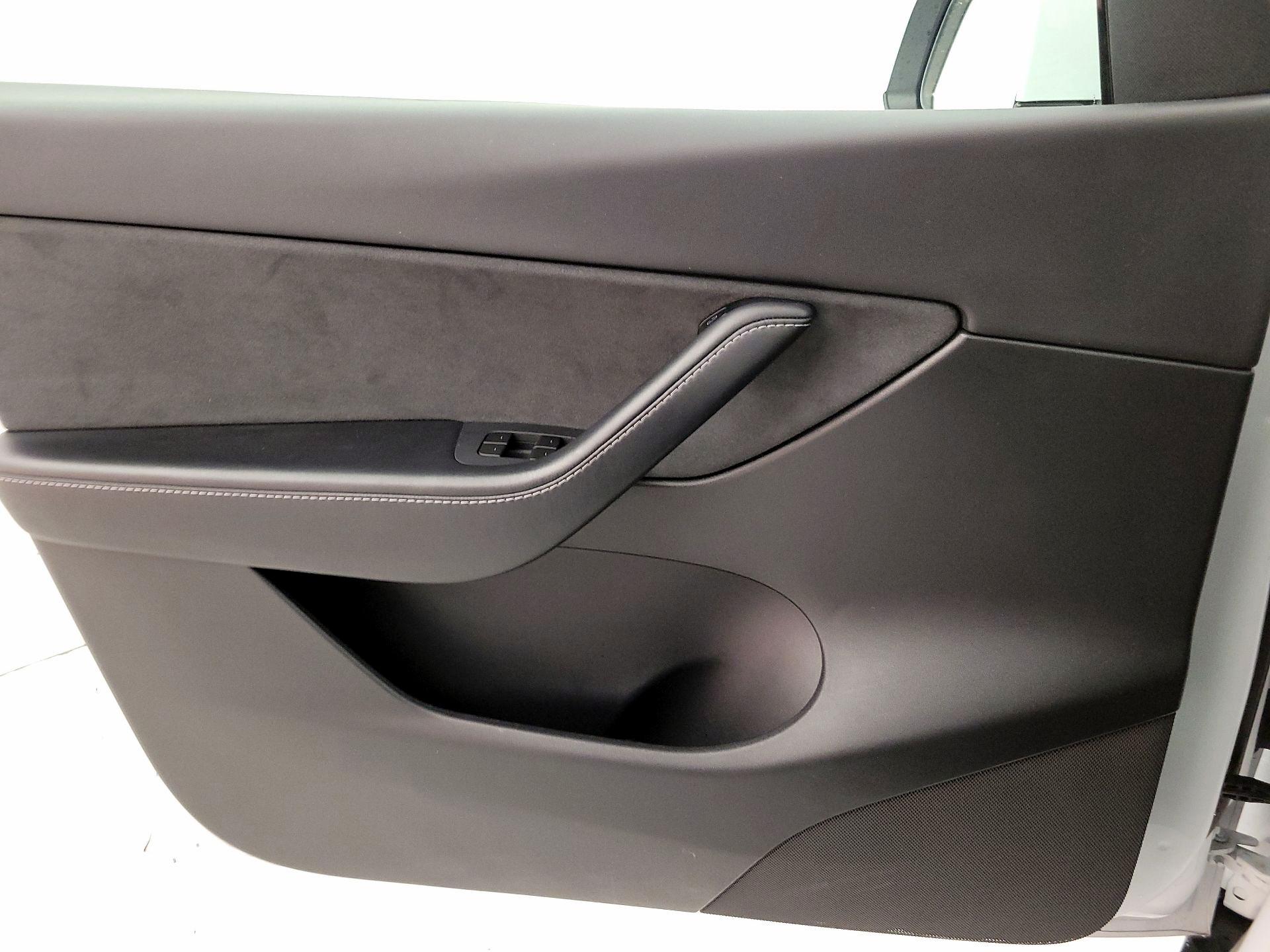 Thumbnail: 2021 Tesla Model Y - 12