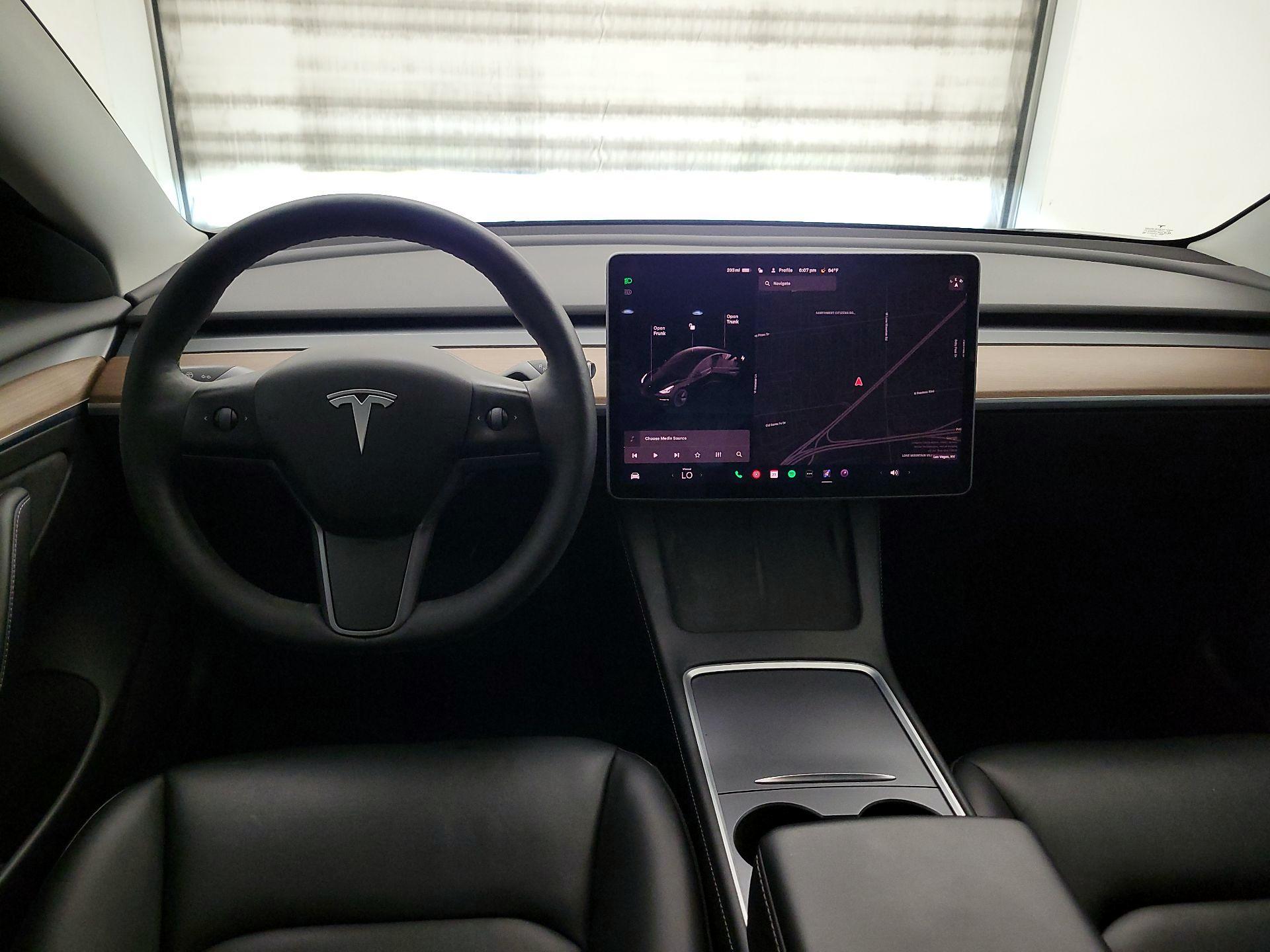 Thumbnail: 2022 Tesla Model 3 - 9