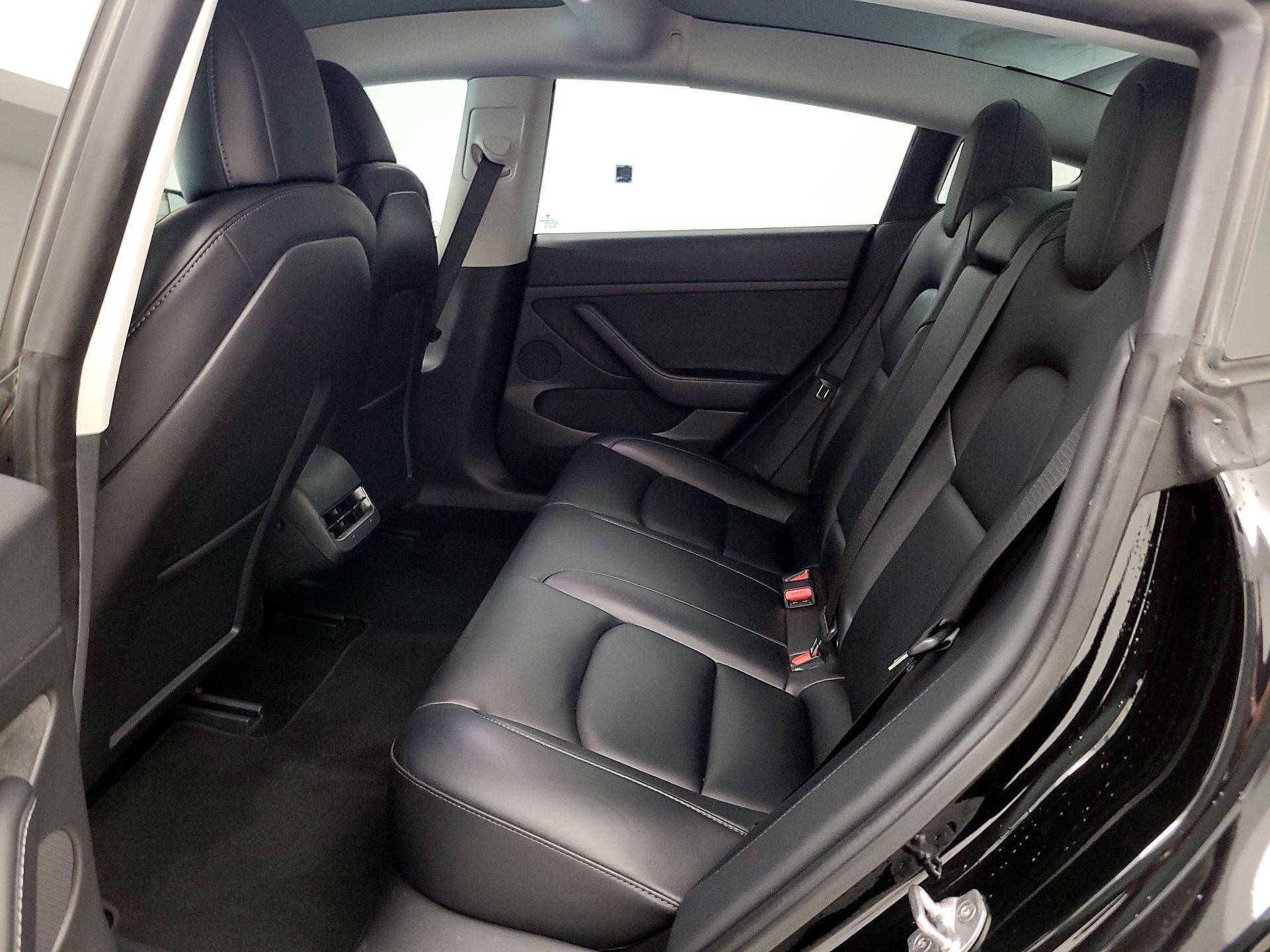 Thumbnail: 2022 Tesla Model 3 - 19