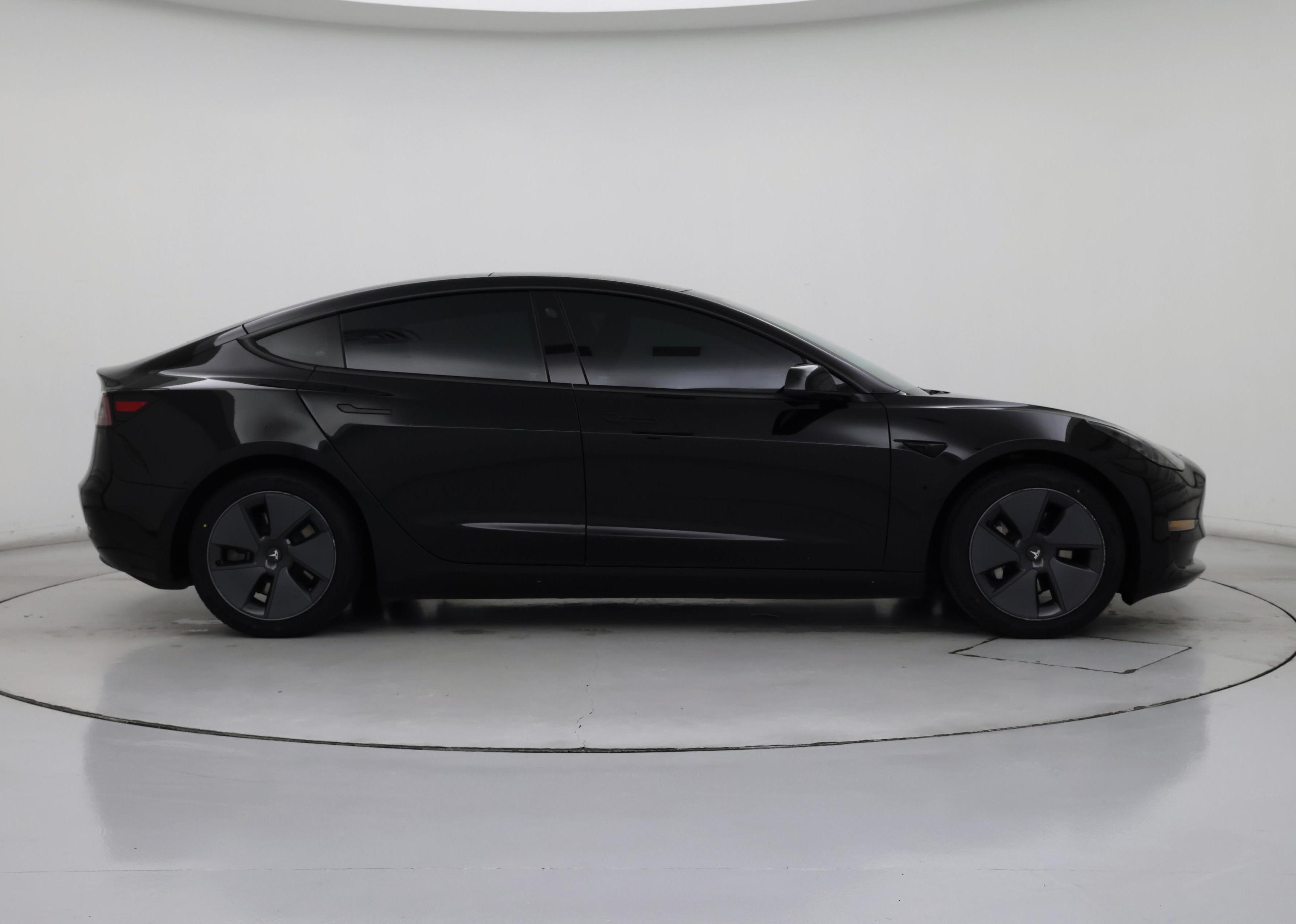 Thumbnail: 2022 Tesla Model 3 - 7