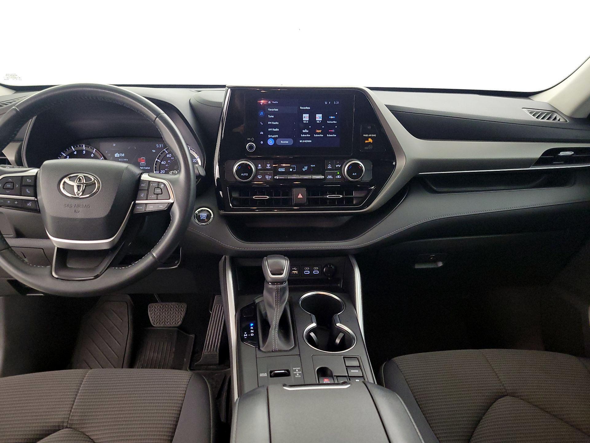 Thumbnail: 2023 Toyota Highlander - 9