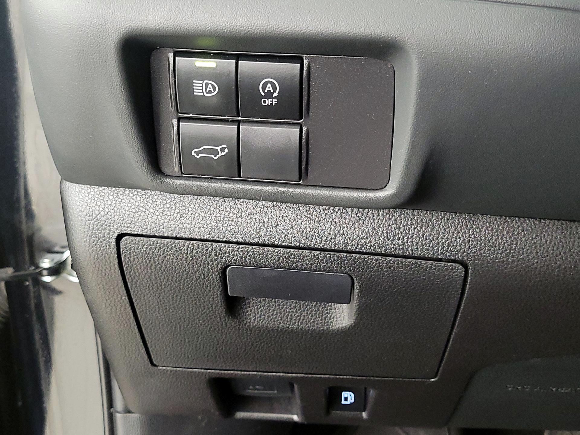 Thumbnail: 2023 Toyota Highlander - 13