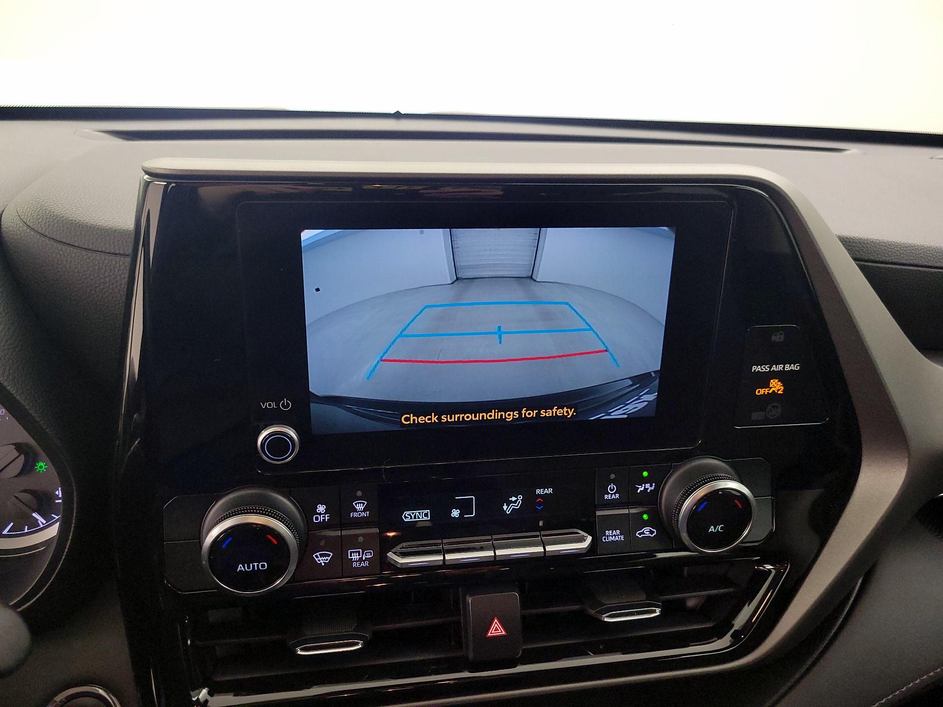 Thumbnail: 2023 Toyota Highlander - 14