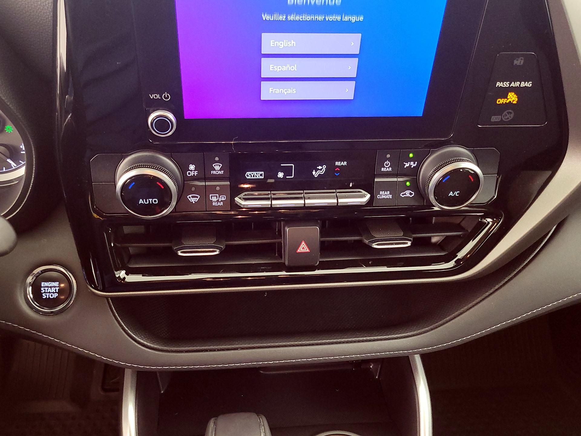 Thumbnail: 2023 Toyota Highlander - 16