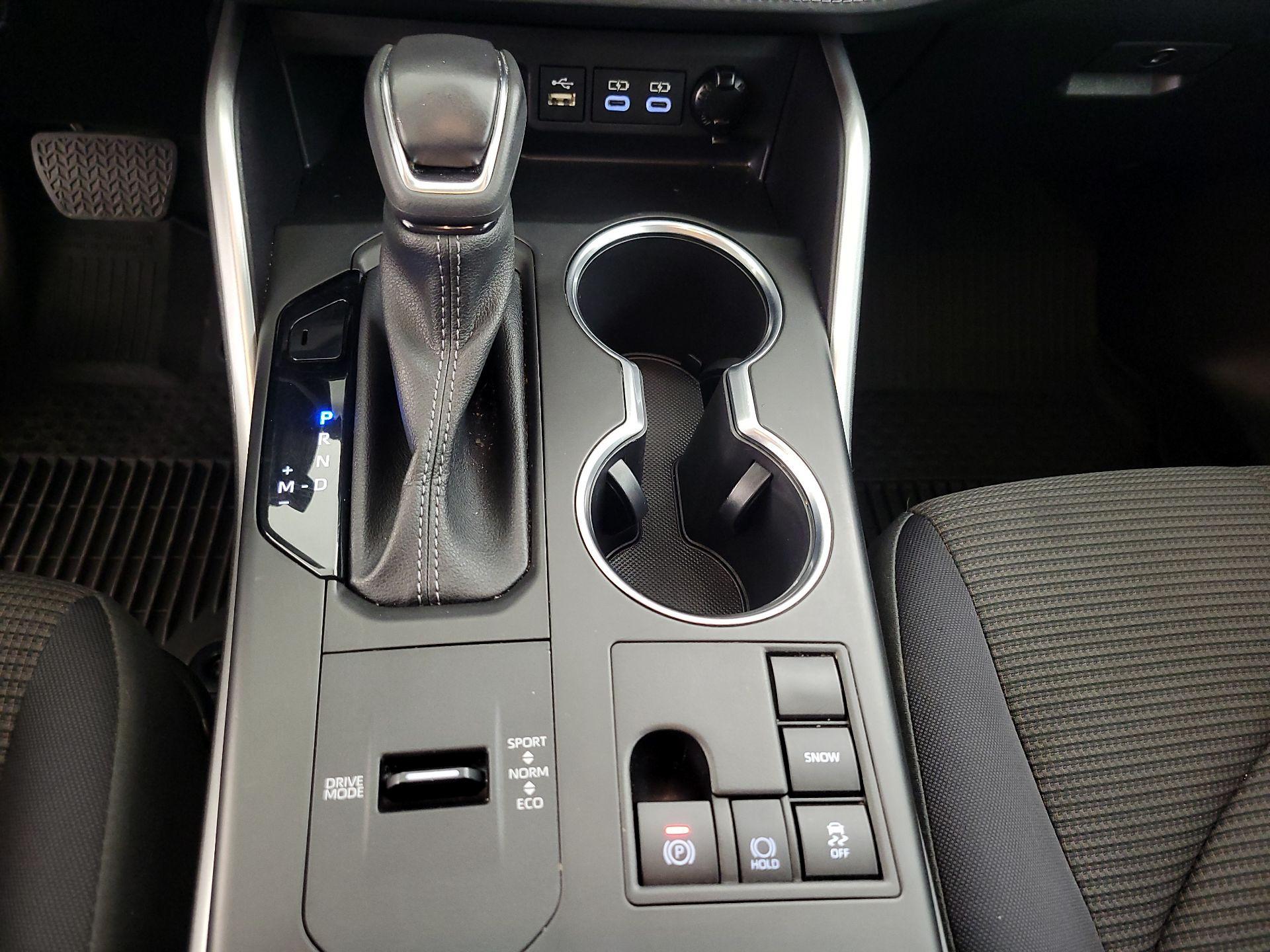 Thumbnail: 2023 Toyota Highlander - 17