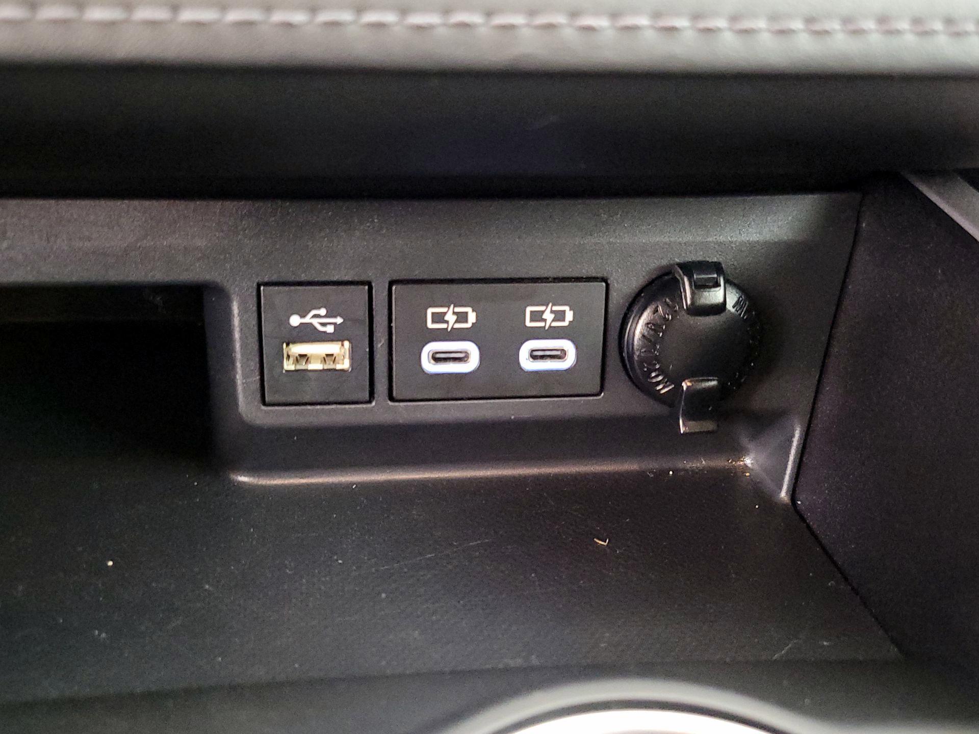 Thumbnail: 2023 Toyota Highlander - 18