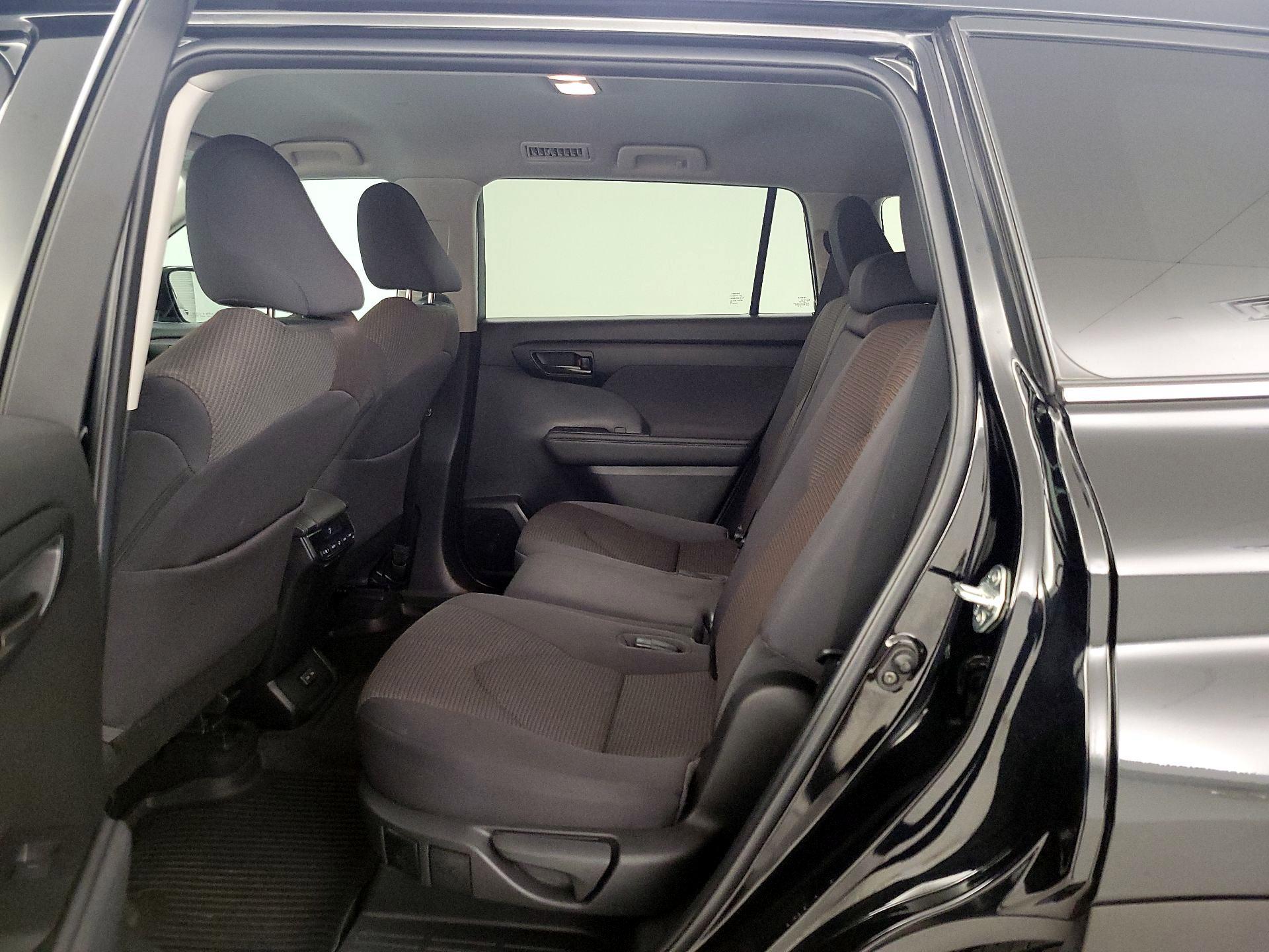 Thumbnail: 2023 Toyota Highlander - 19