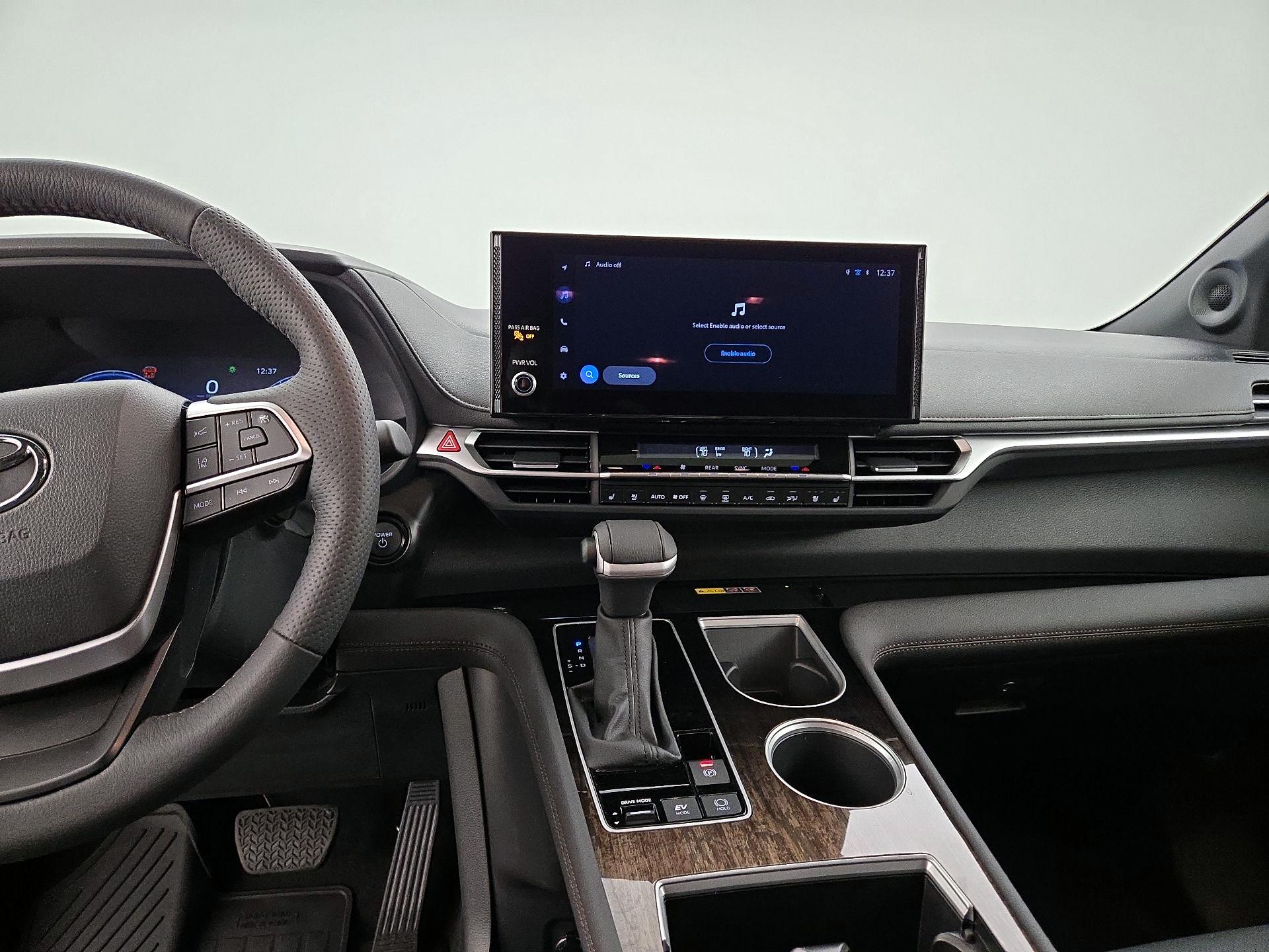 Thumbnail: 2025 Toyota Sienna - 9