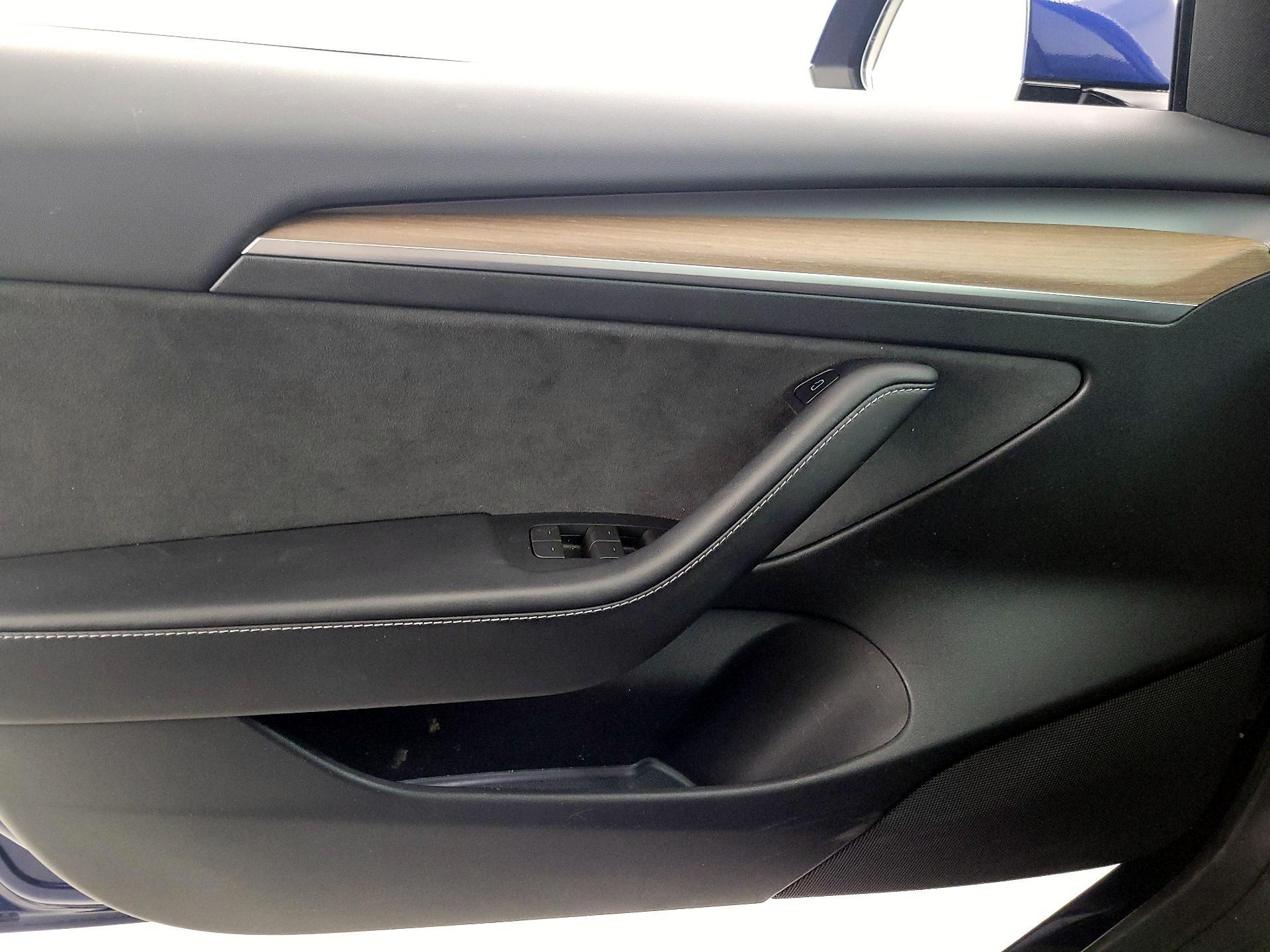 Thumbnail: 2023 Tesla Model 3 - 12