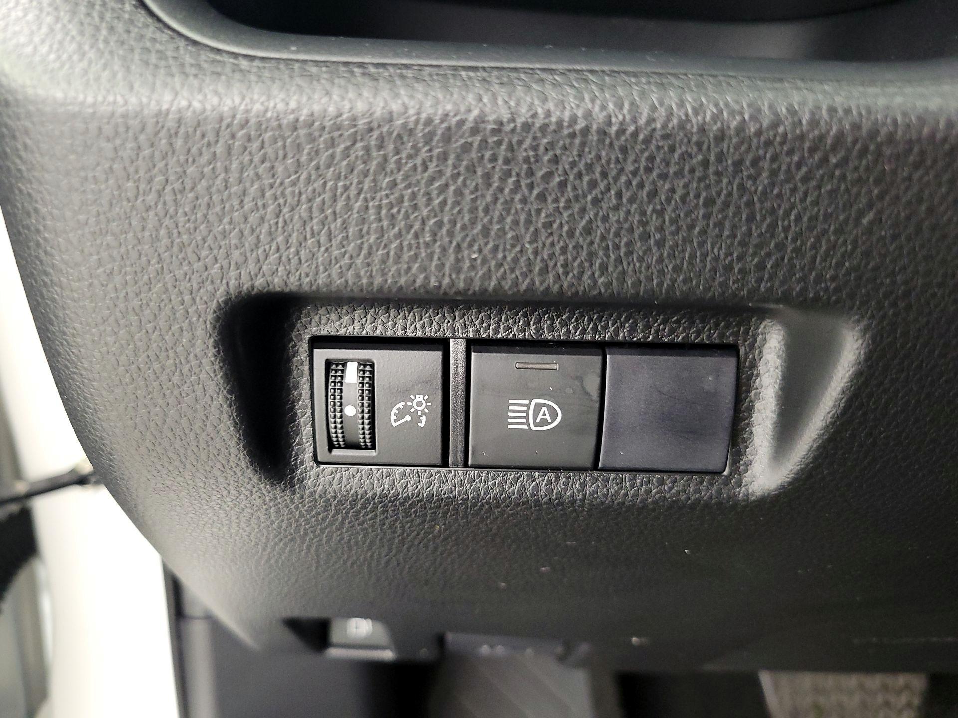 Thumbnail: 2021 Toyota RAV4 - 13