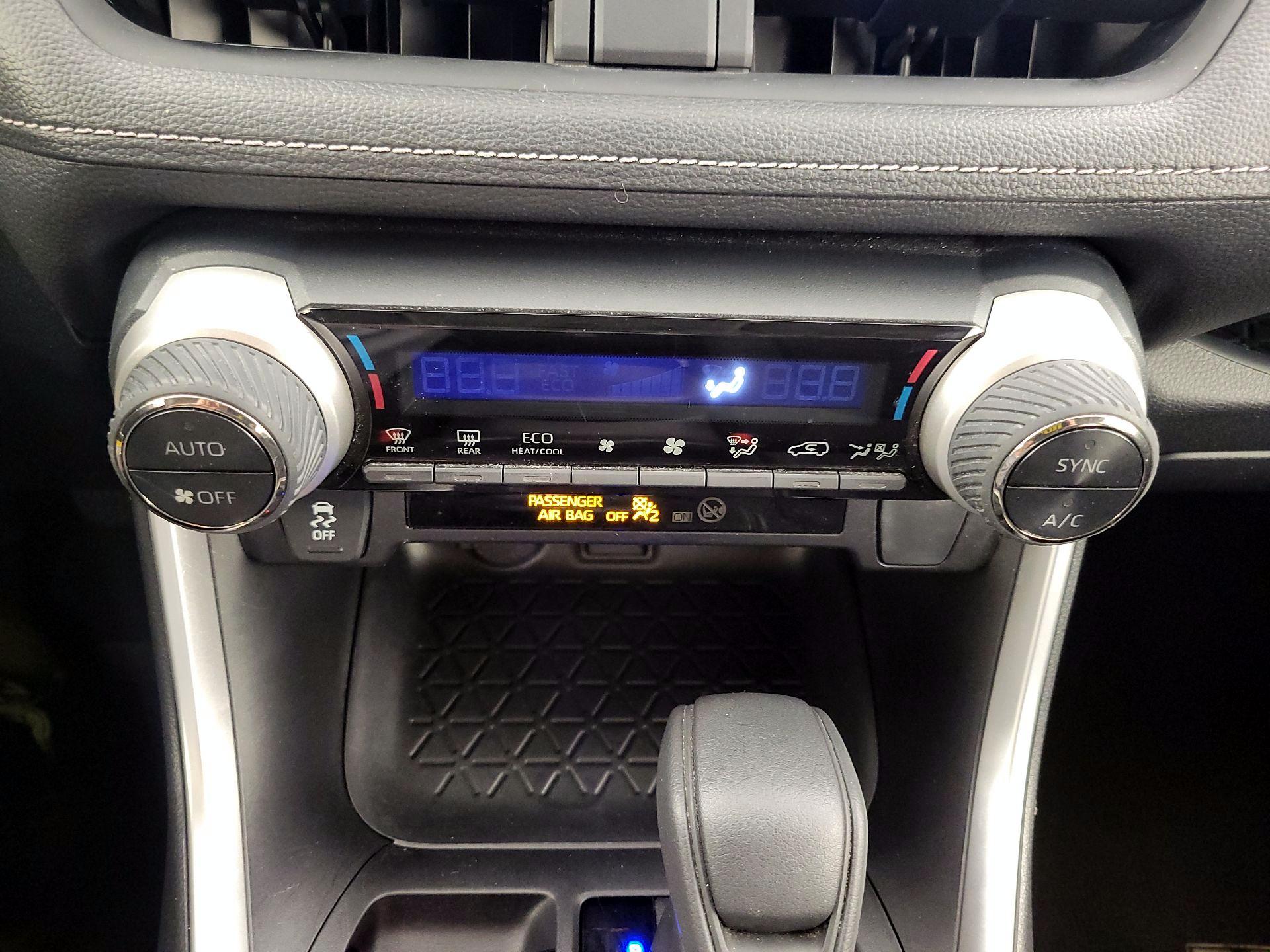 Thumbnail: 2021 Toyota RAV4 - 16