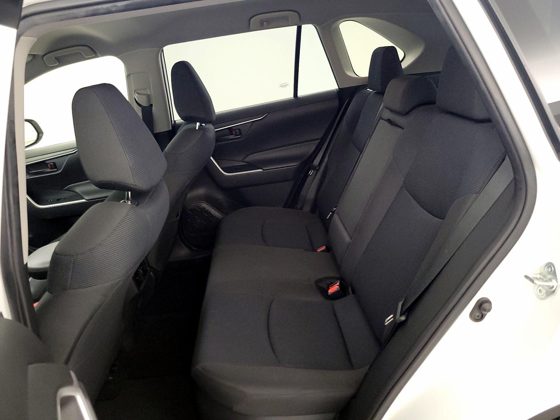 Thumbnail: 2021 Toyota RAV4 - 19