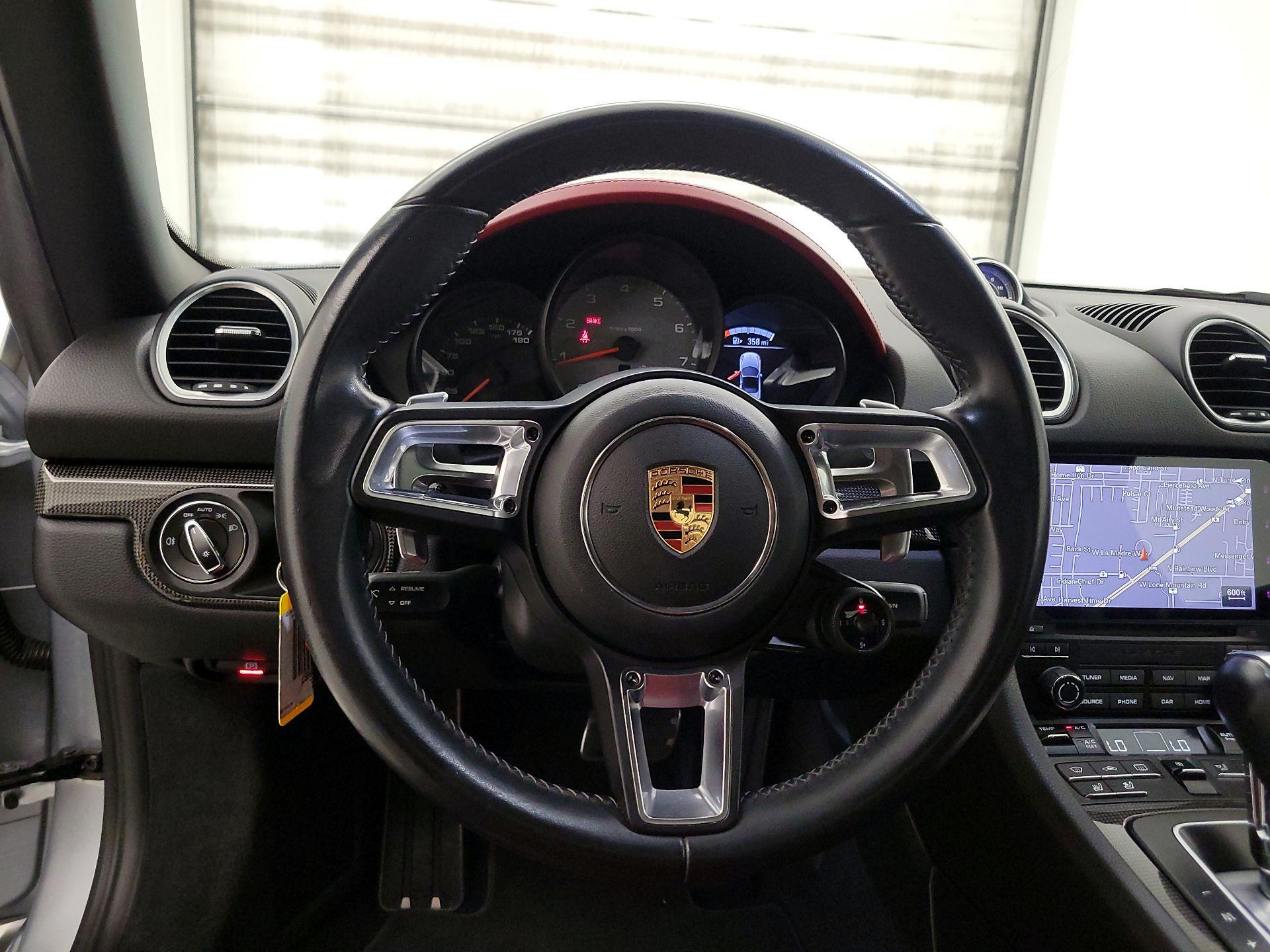 Thumbnail: 2017 Porsche 718 Boxster - 10