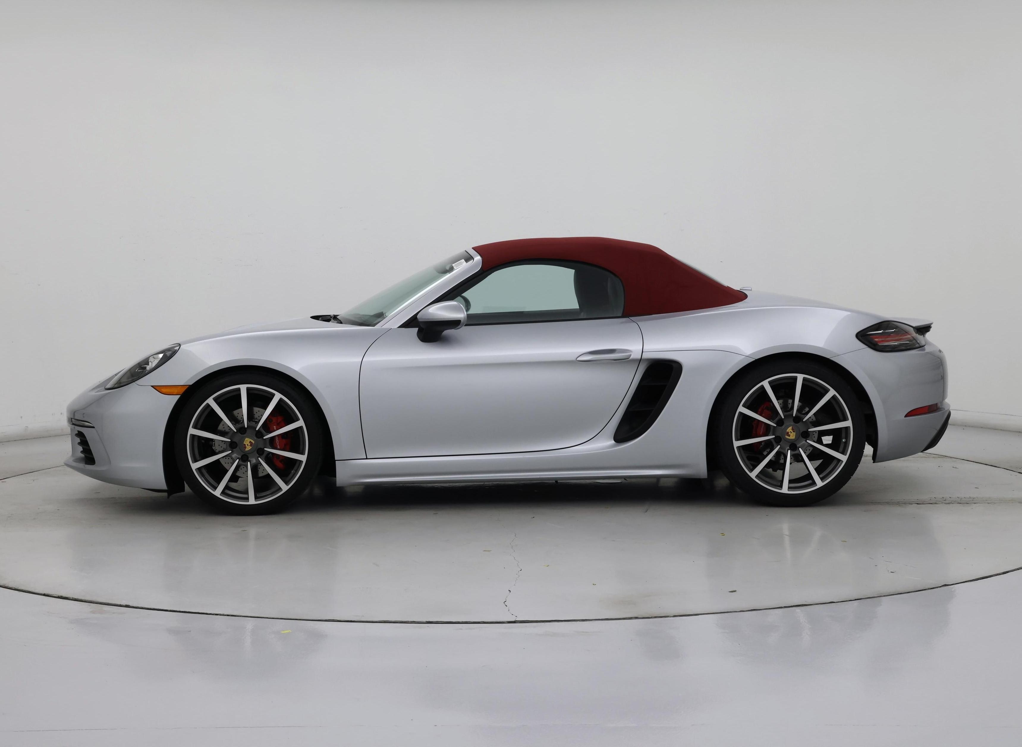 Thumbnail: 2017 Porsche 718 Boxster - 3