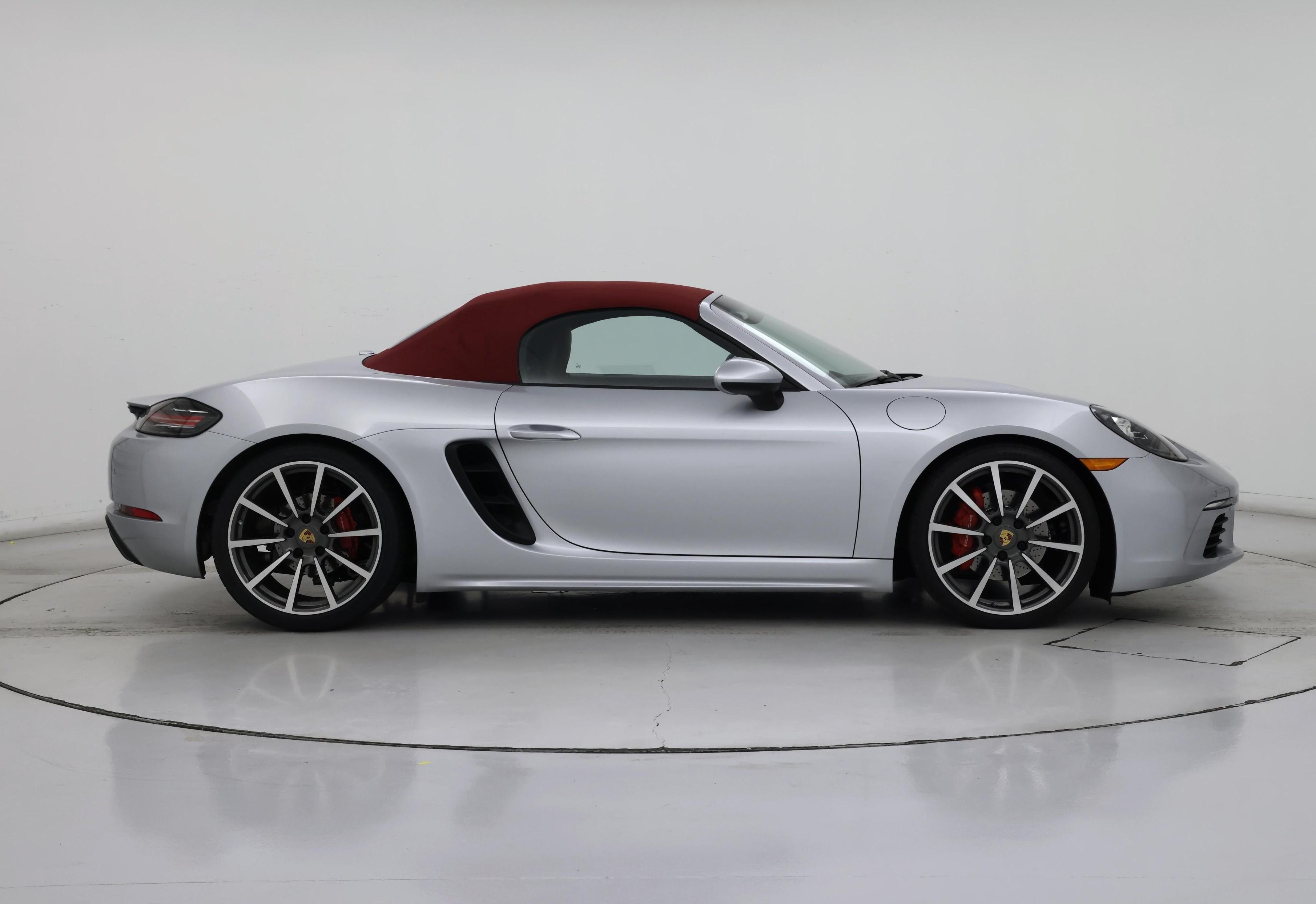 Thumbnail: 2017 Porsche 718 Boxster - 7