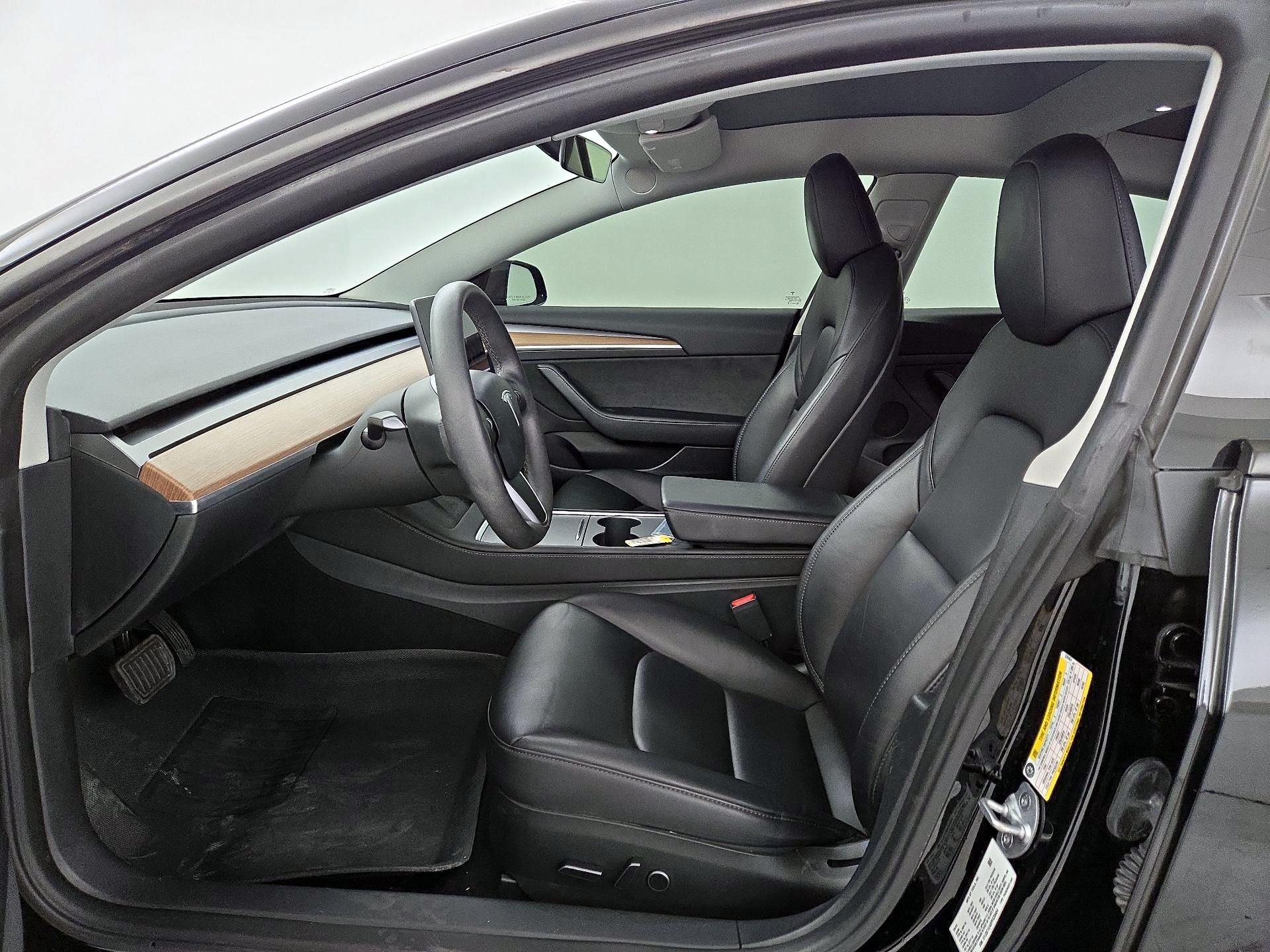 Thumbnail: 2023 Tesla Model 3 - 11