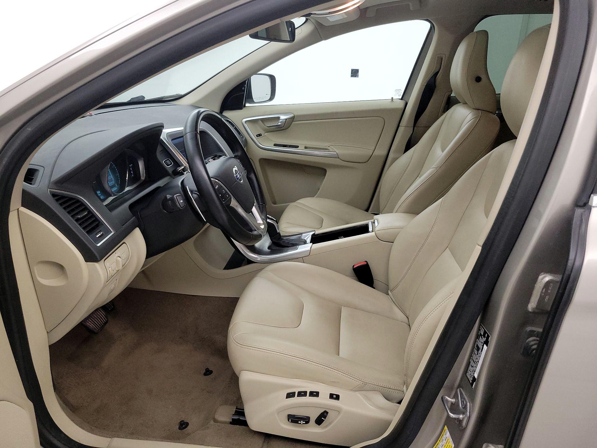 Thumbnail: 2015 Volvo XC60 - 11