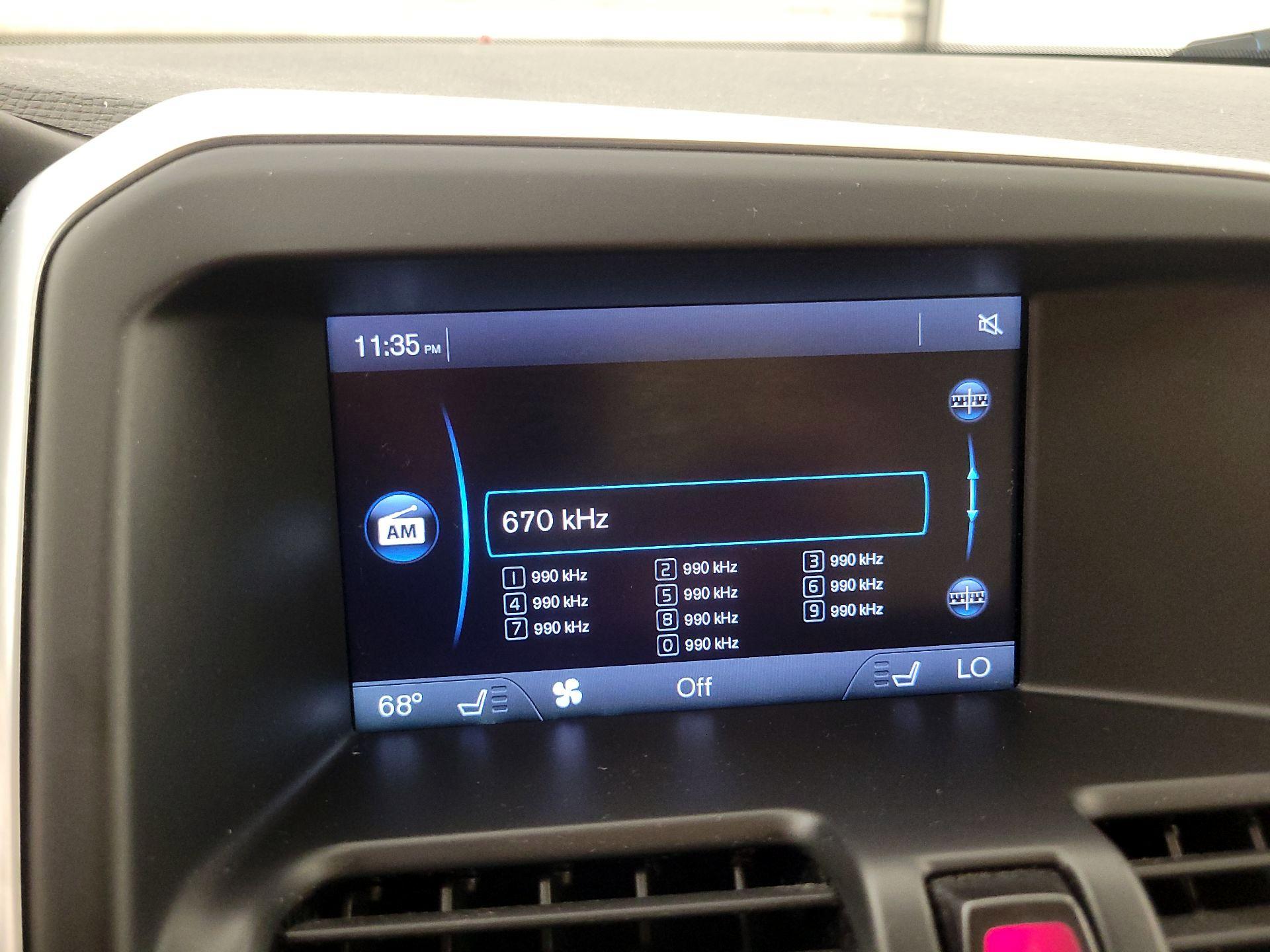 Thumbnail: 2015 Volvo XC60 - 15