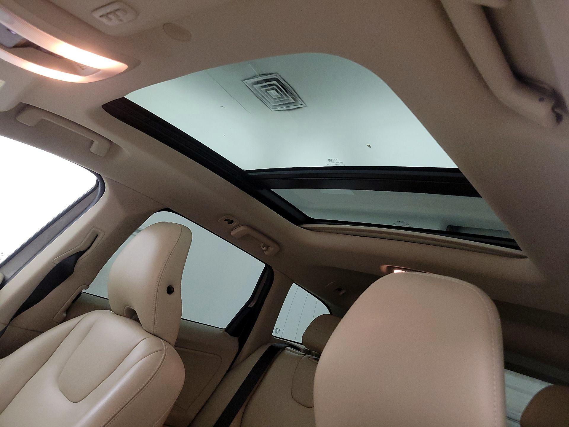 Thumbnail: 2015 Volvo XC60 - 19