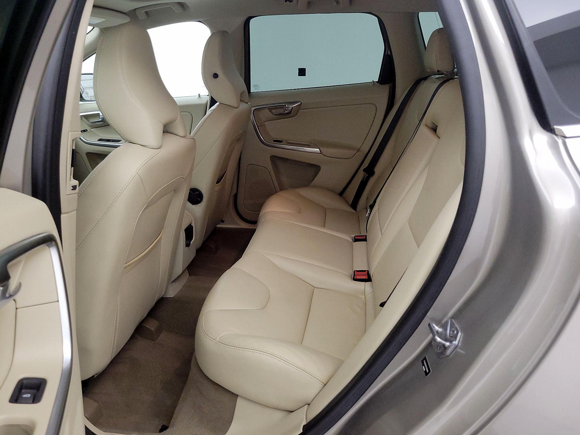 Thumbnail: 2015 Volvo XC60 - 20