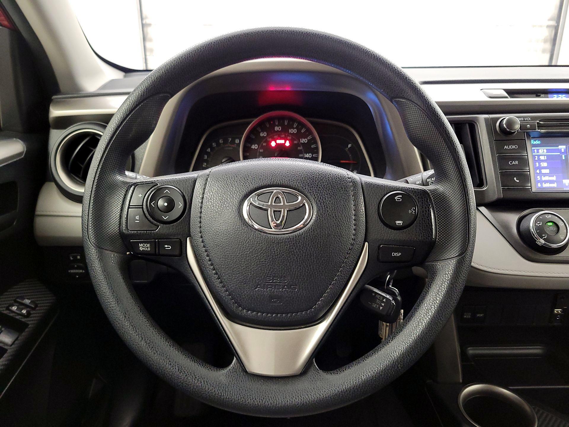Thumbnail: 2015 Toyota RAV4 - 10