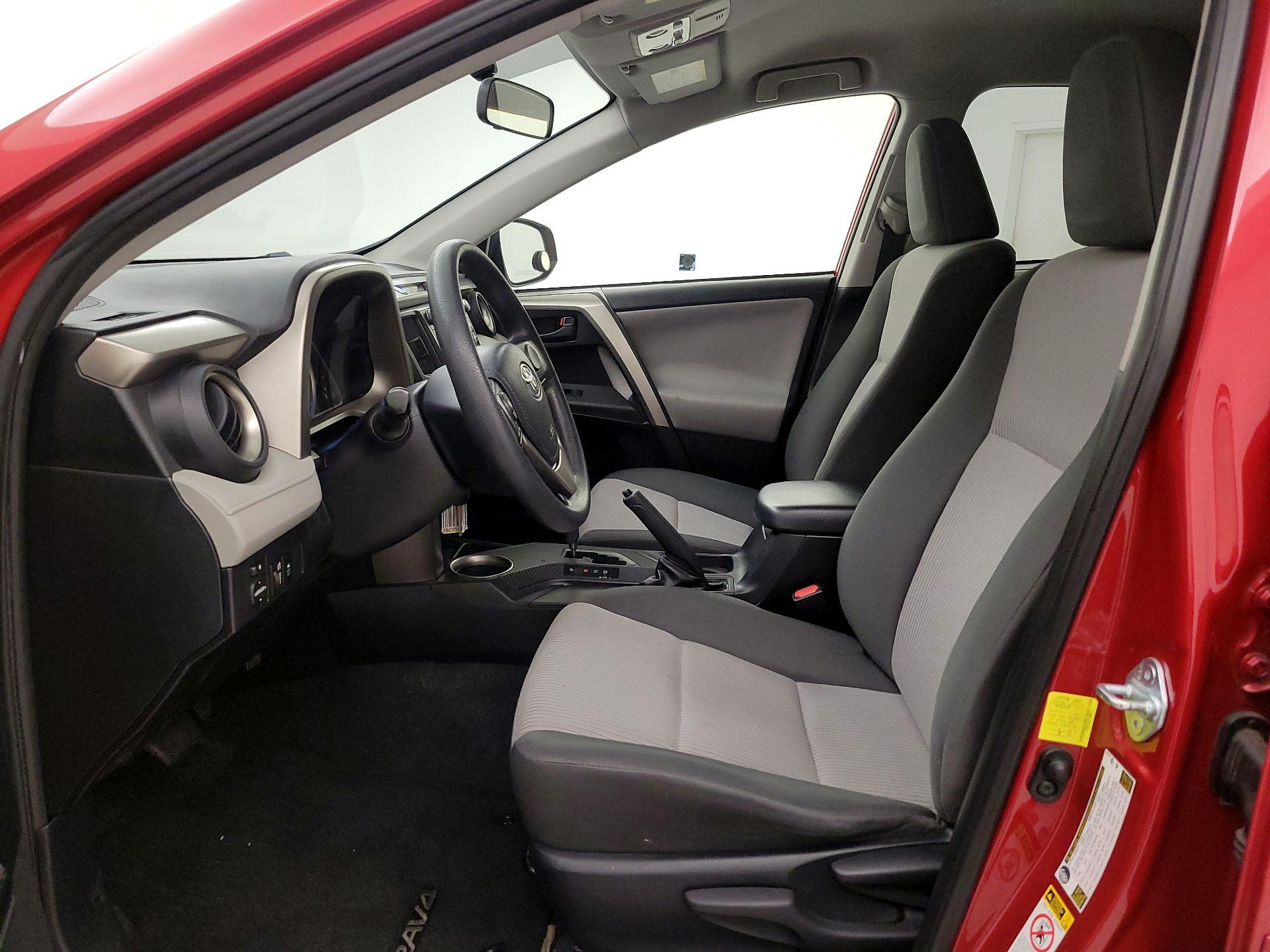 Thumbnail: 2015 Toyota RAV4 - 11