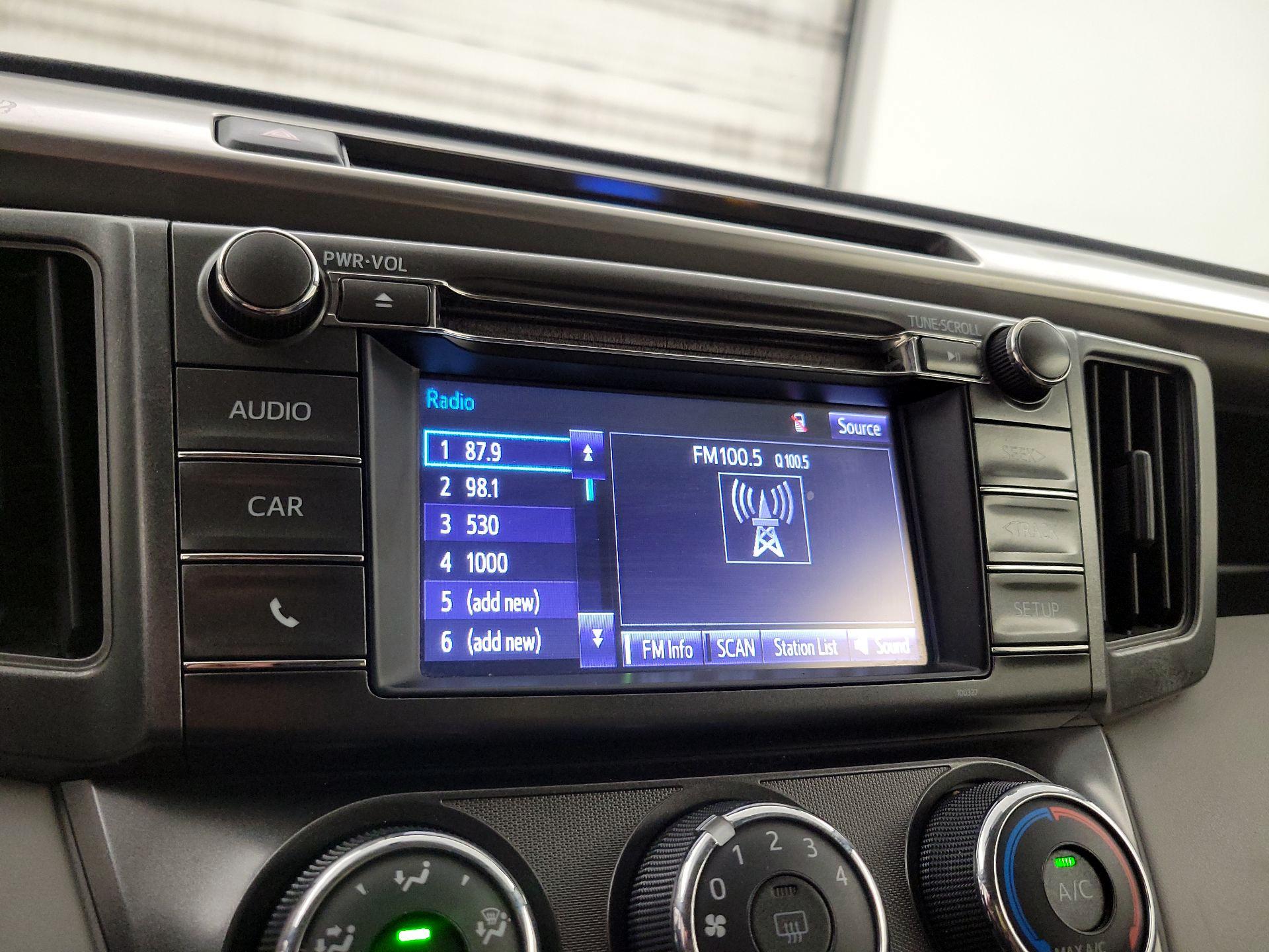 Thumbnail: 2015 Toyota RAV4 - 15