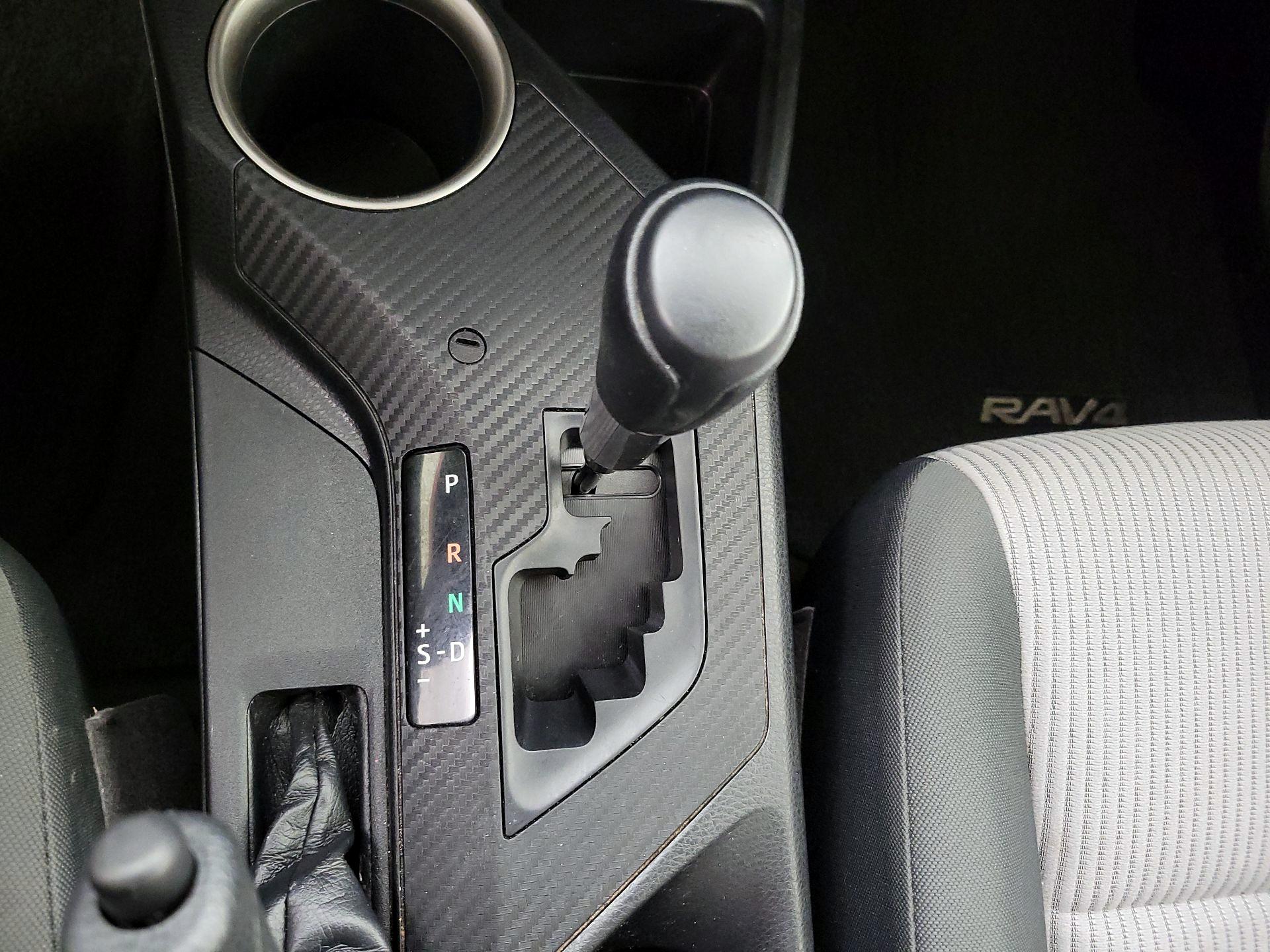 Thumbnail: 2015 Toyota RAV4 - 17