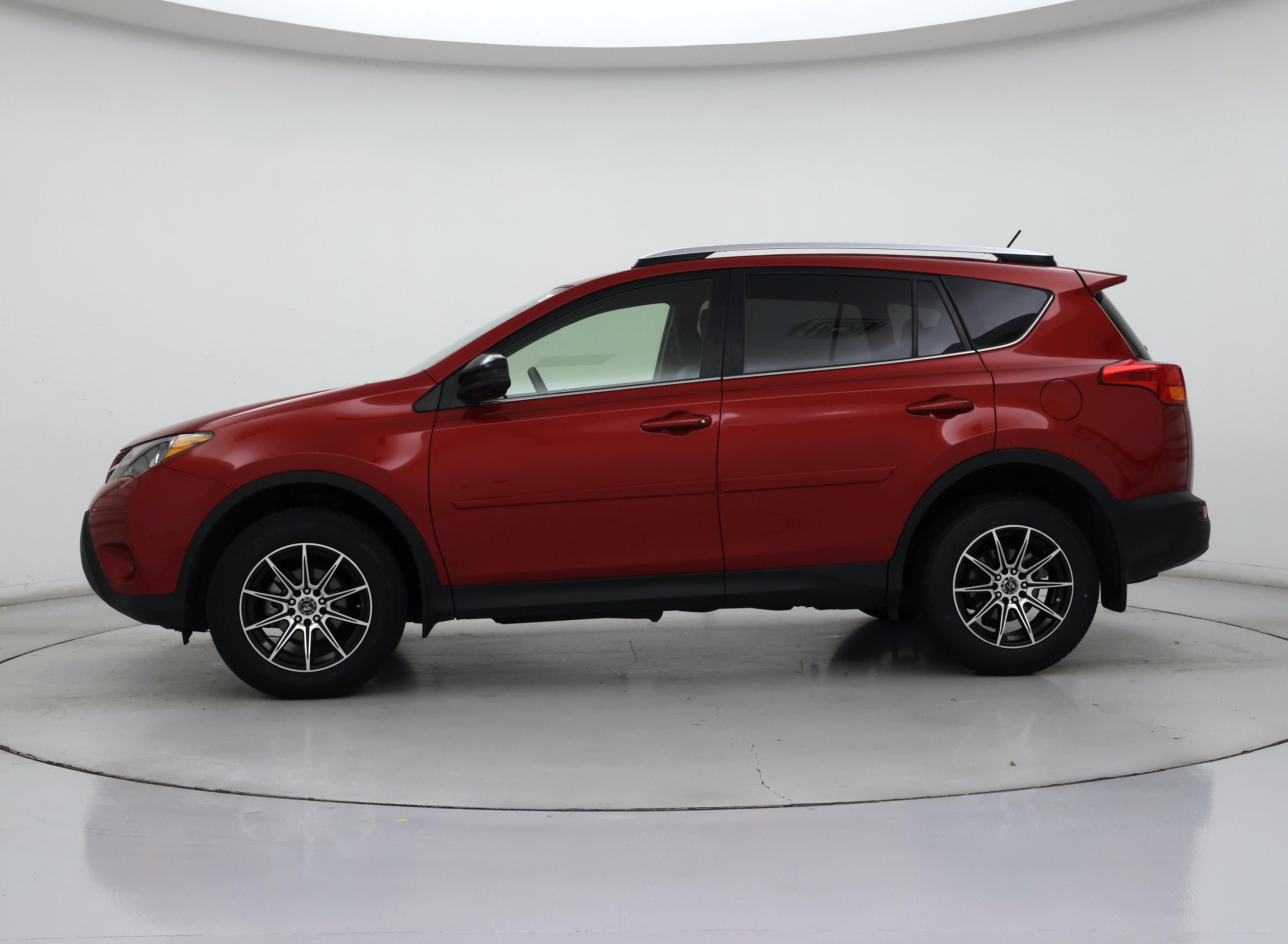 Thumbnail: 2015 Toyota RAV4 - 3