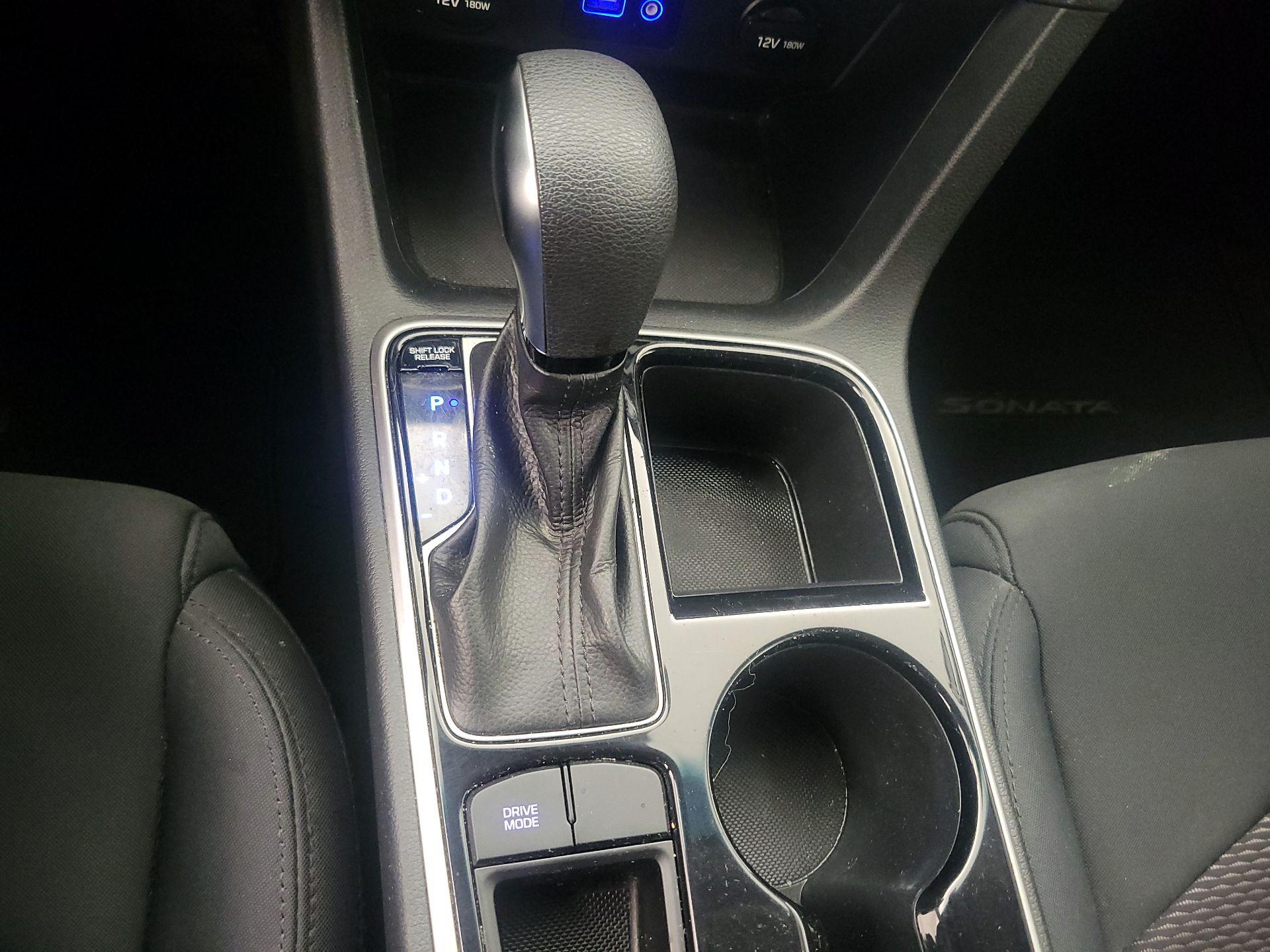 Thumbnail: 2019 Hyundai Sonata - 17