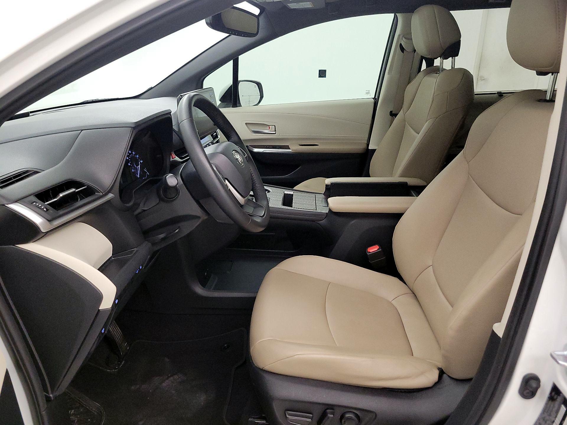 Thumbnail: 2021 Toyota Sienna - 11