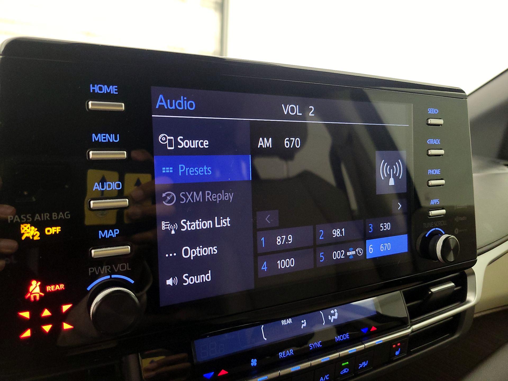 Thumbnail: 2021 Toyota Sienna - 15