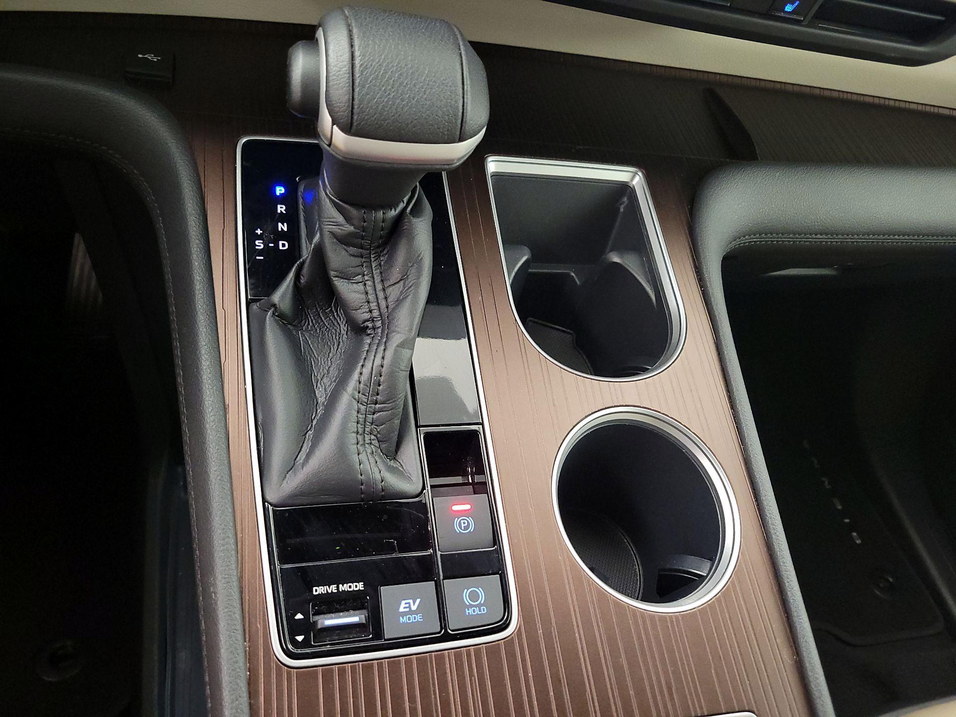 Thumbnail: 2021 Toyota Sienna - 17