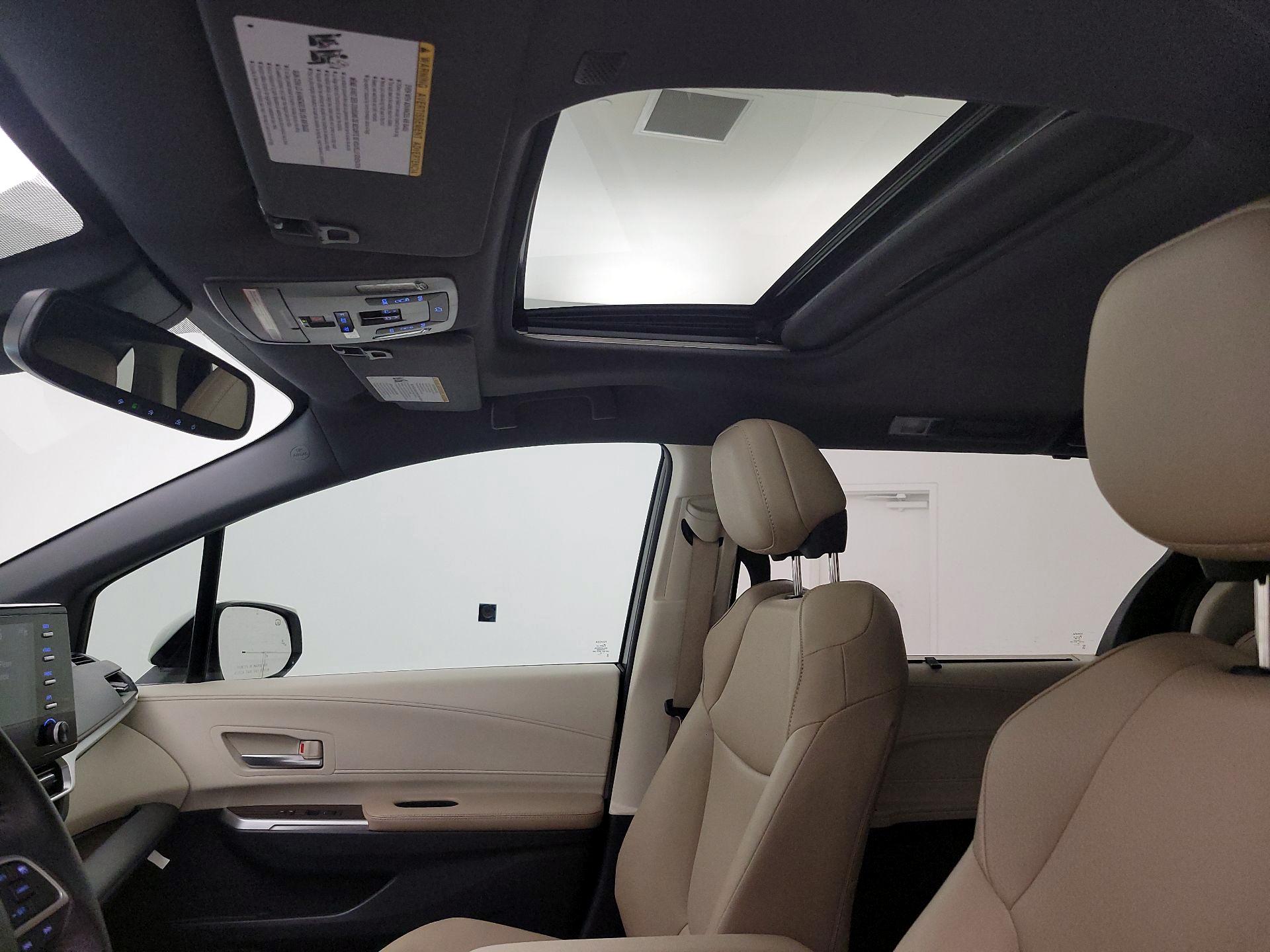 Thumbnail: 2021 Toyota Sienna - 19