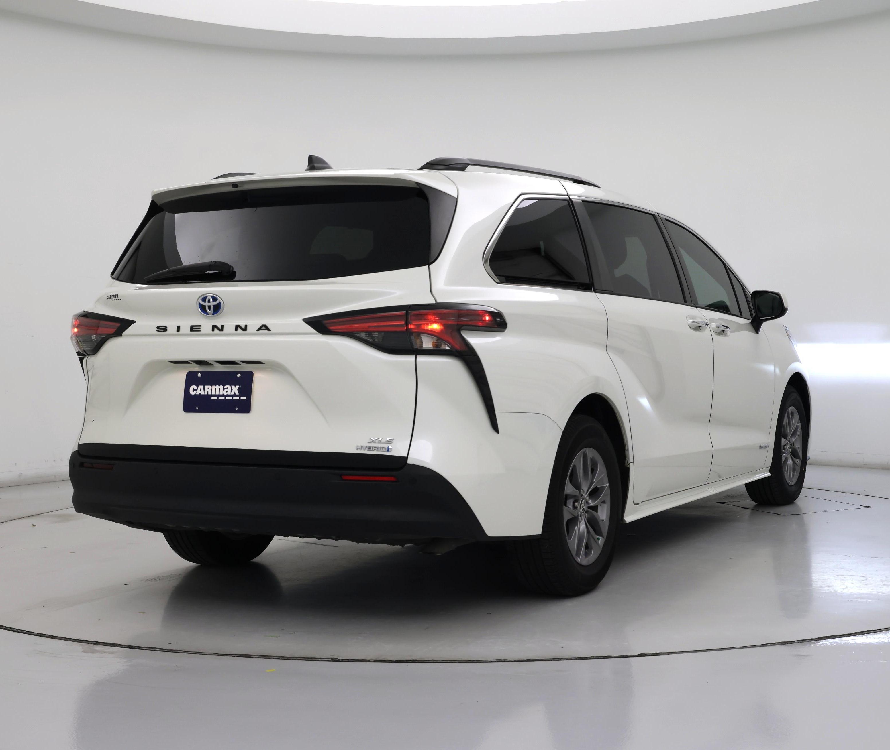 Thumbnail: 2021 Toyota Sienna - 8