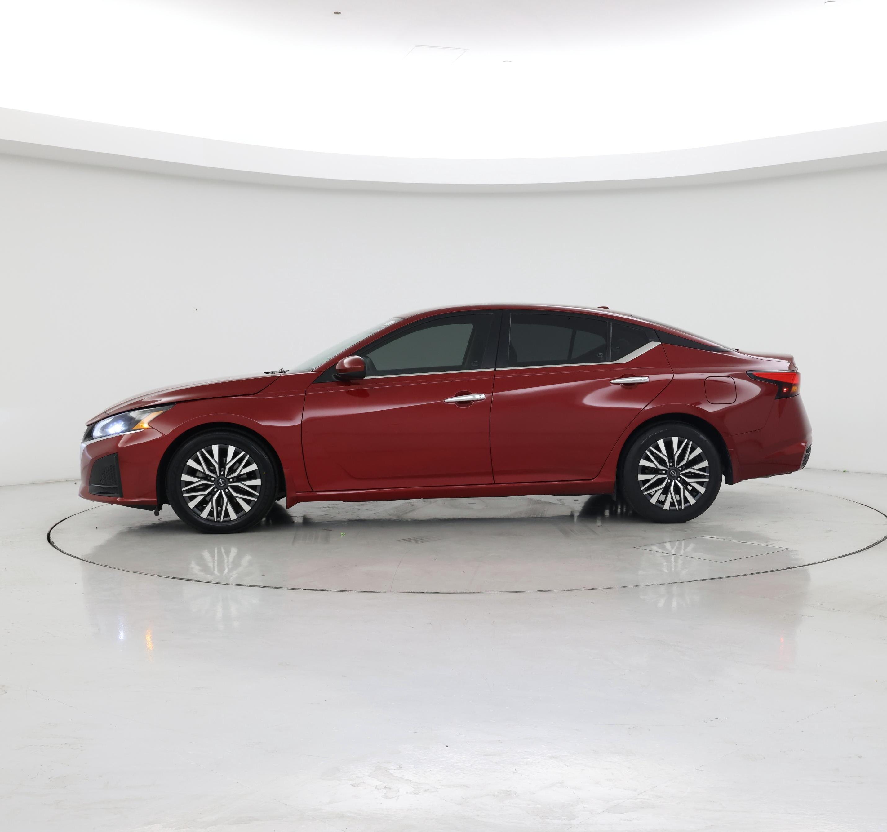 Thumbnail: 2023 Nissan Altima - 3