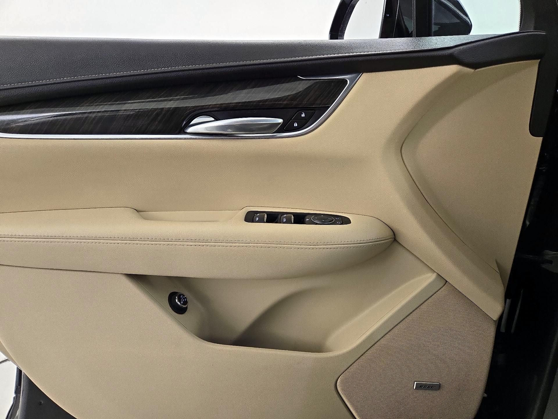 Thumbnail: 2018 Cadillac XT5 - 12