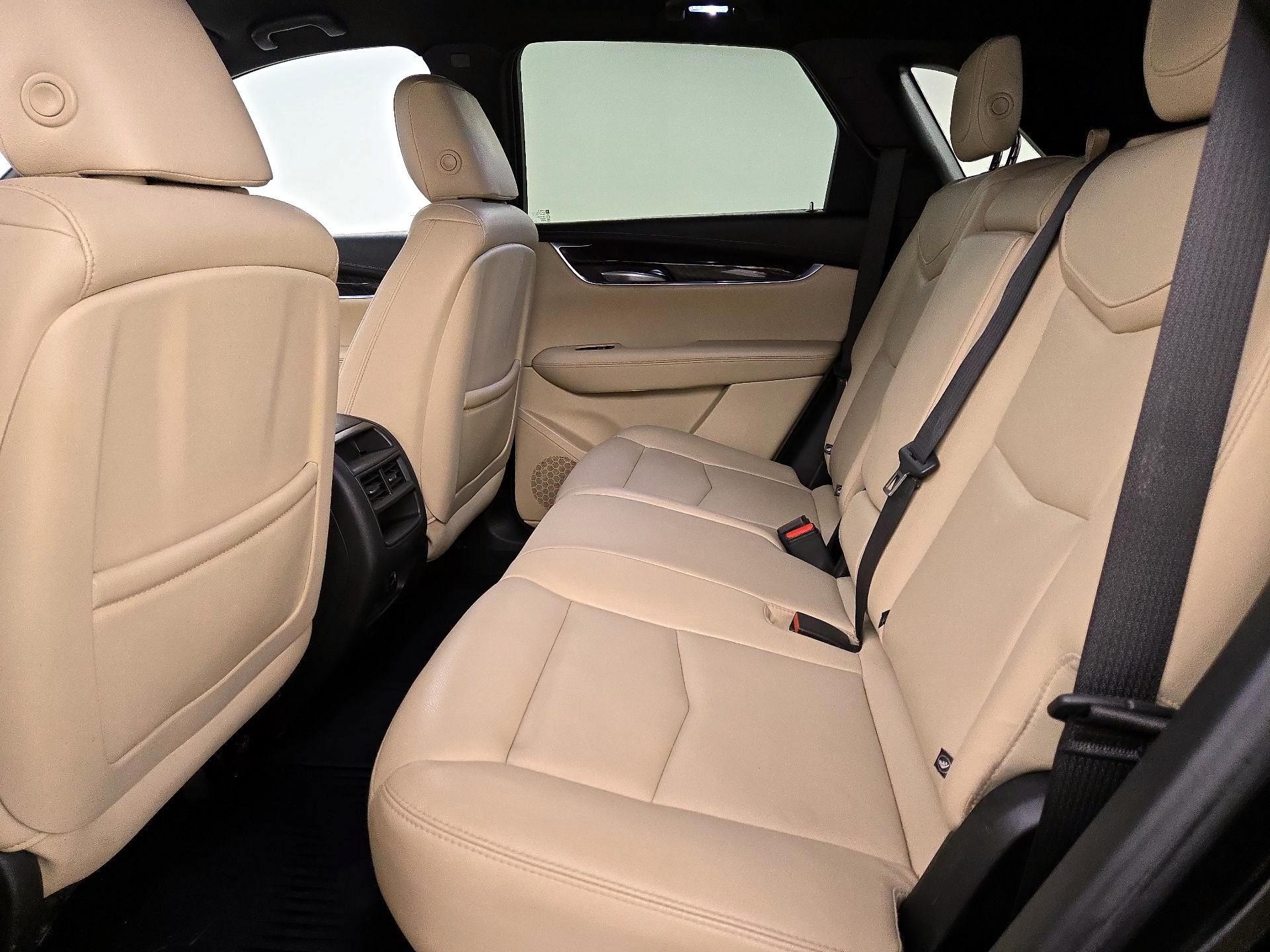 Thumbnail: 2018 Cadillac XT5 - 19