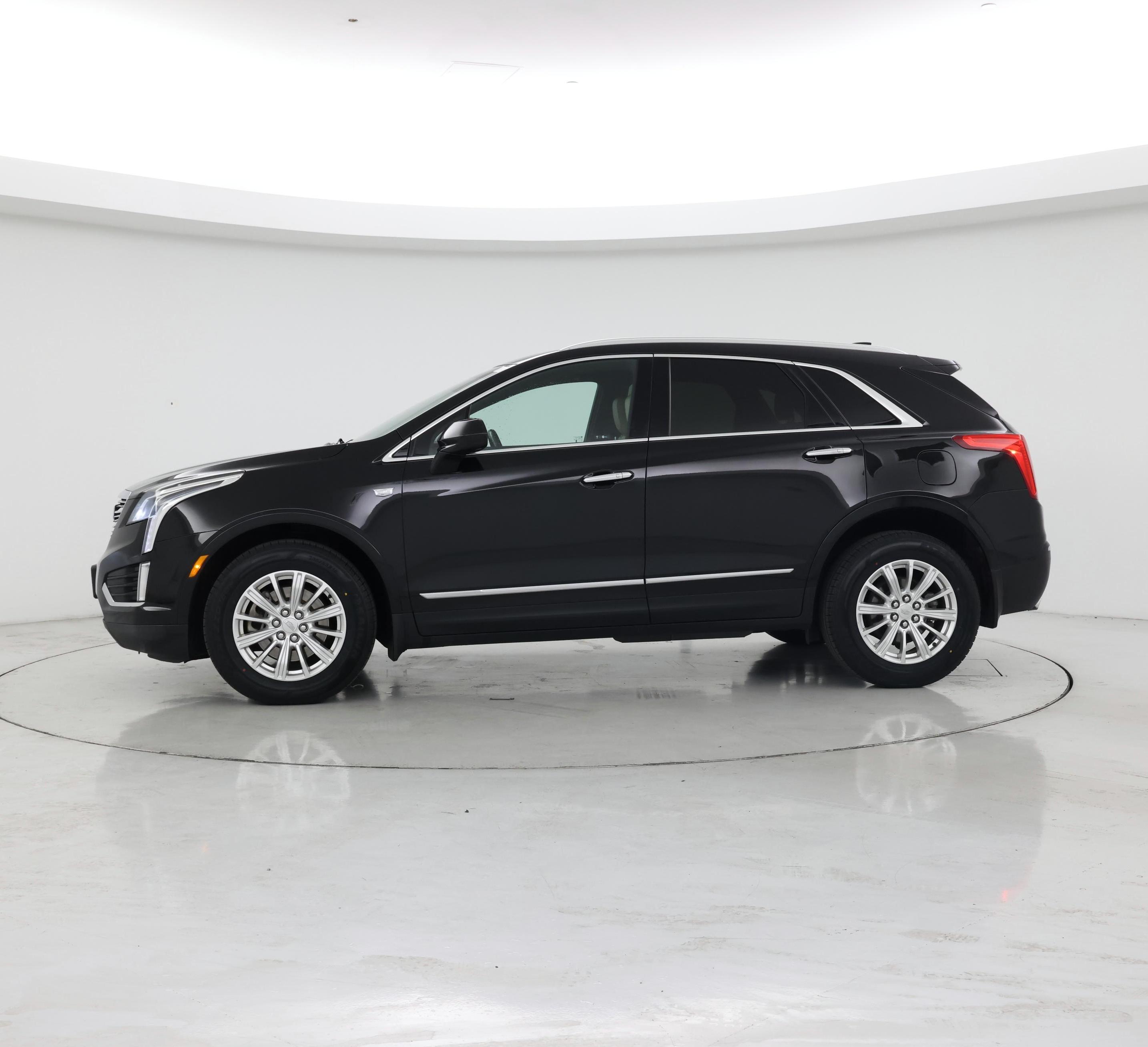 Thumbnail: 2018 Cadillac XT5 - 3