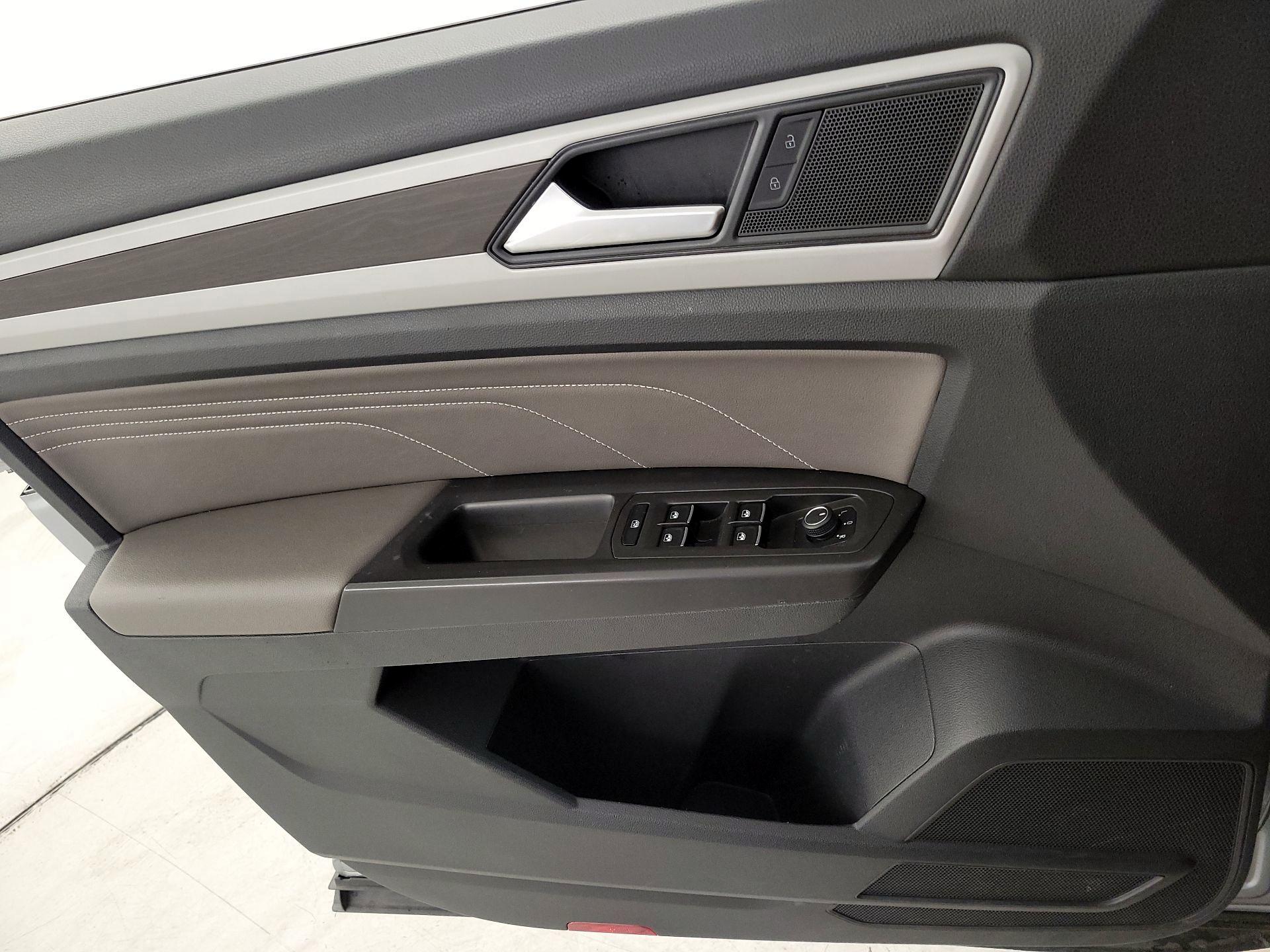 Thumbnail: 2022 Volkswagen Atlas - 12