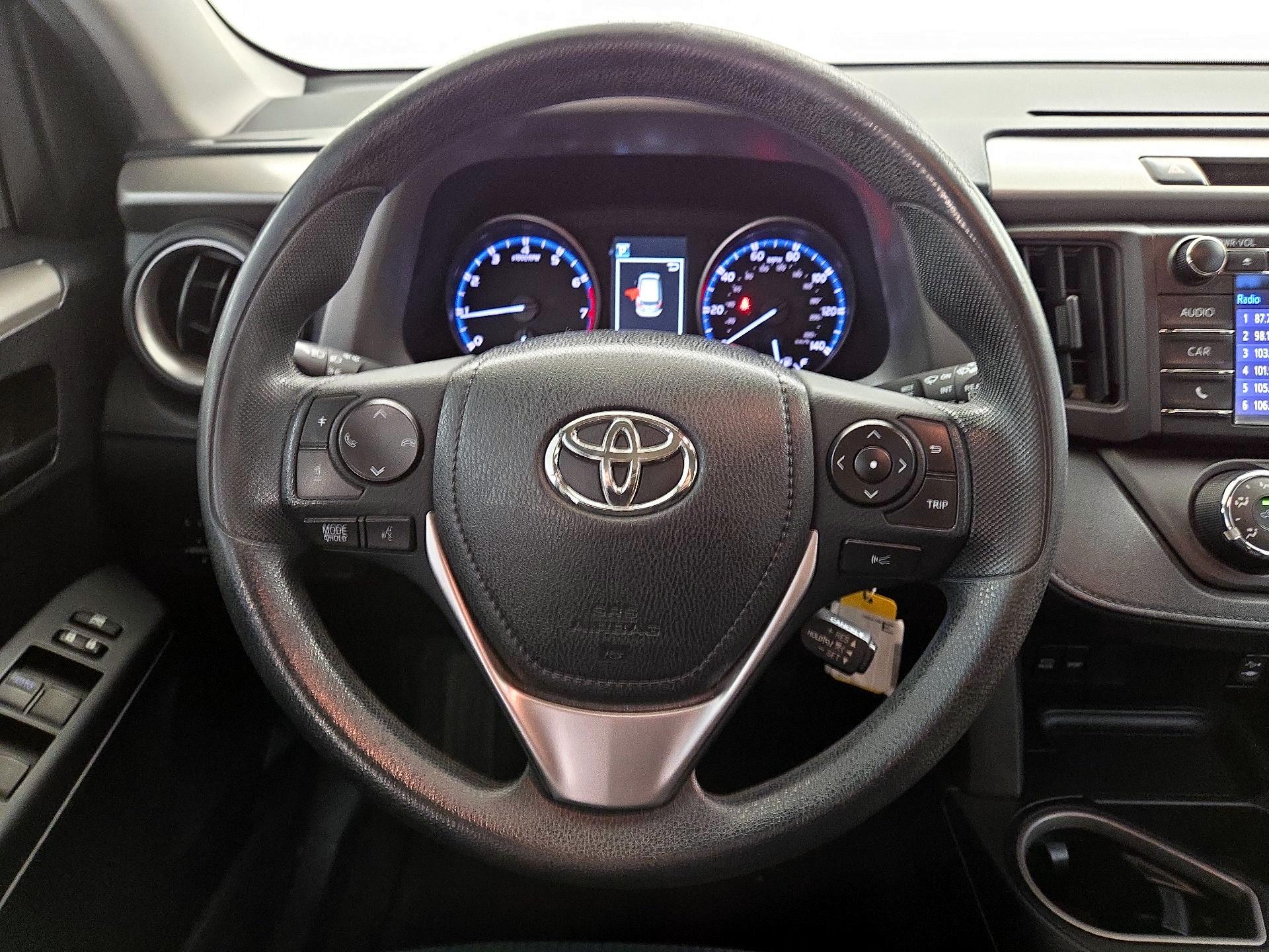 Thumbnail: 2017 Toyota RAV4 - 10