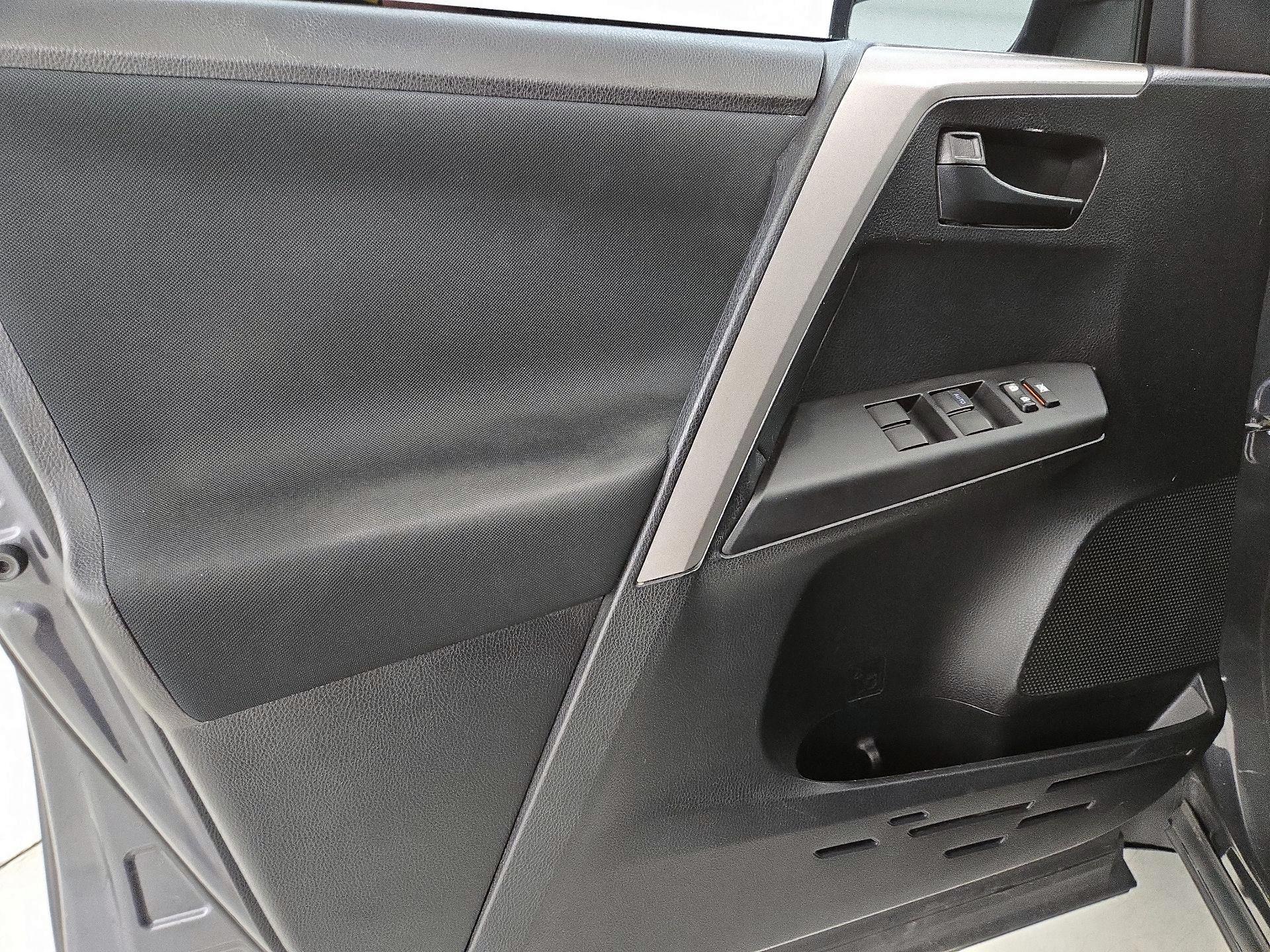 Thumbnail: 2017 Toyota RAV4 - 12