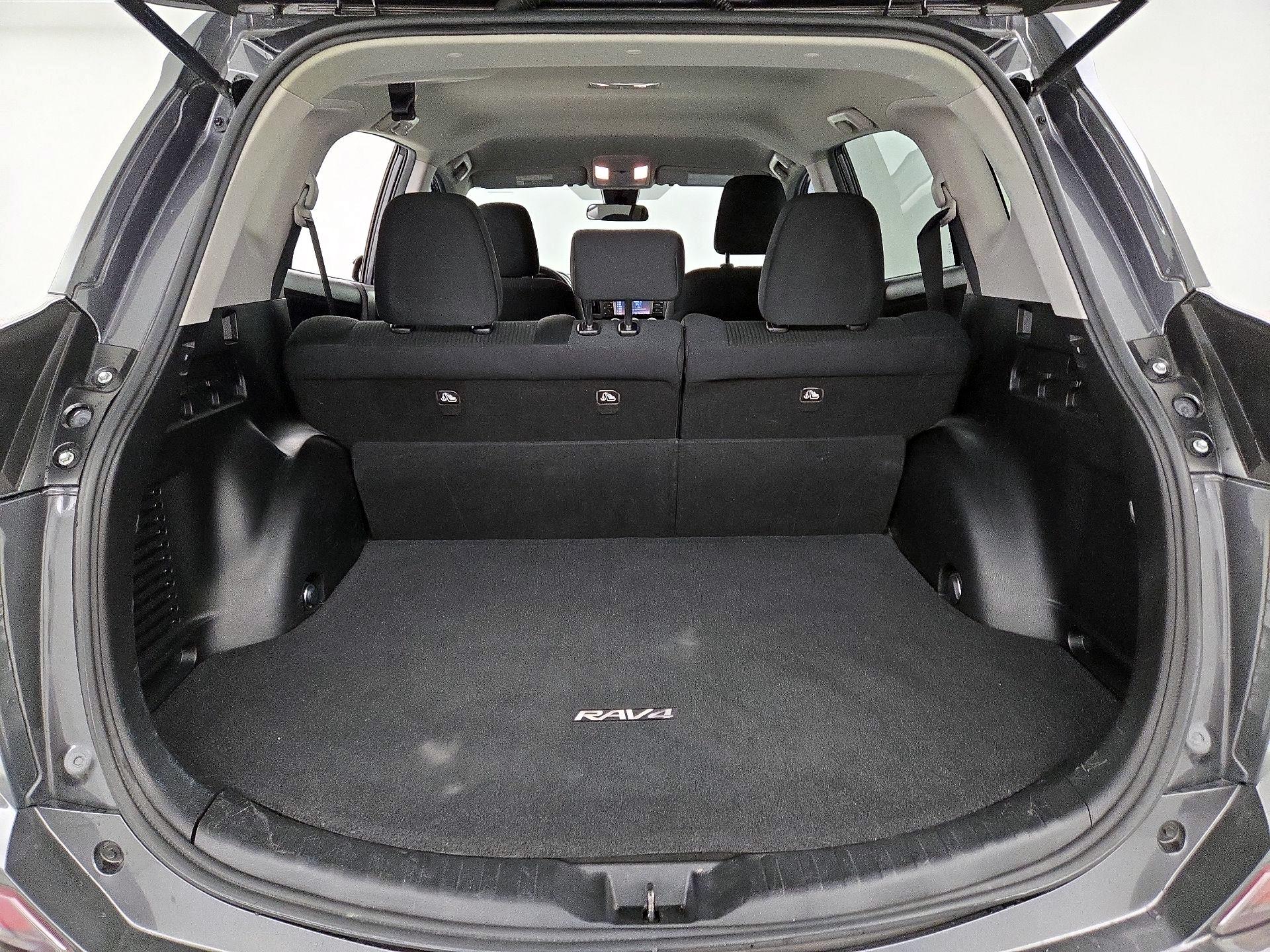 Thumbnail: 2017 Toyota RAV4 - 20