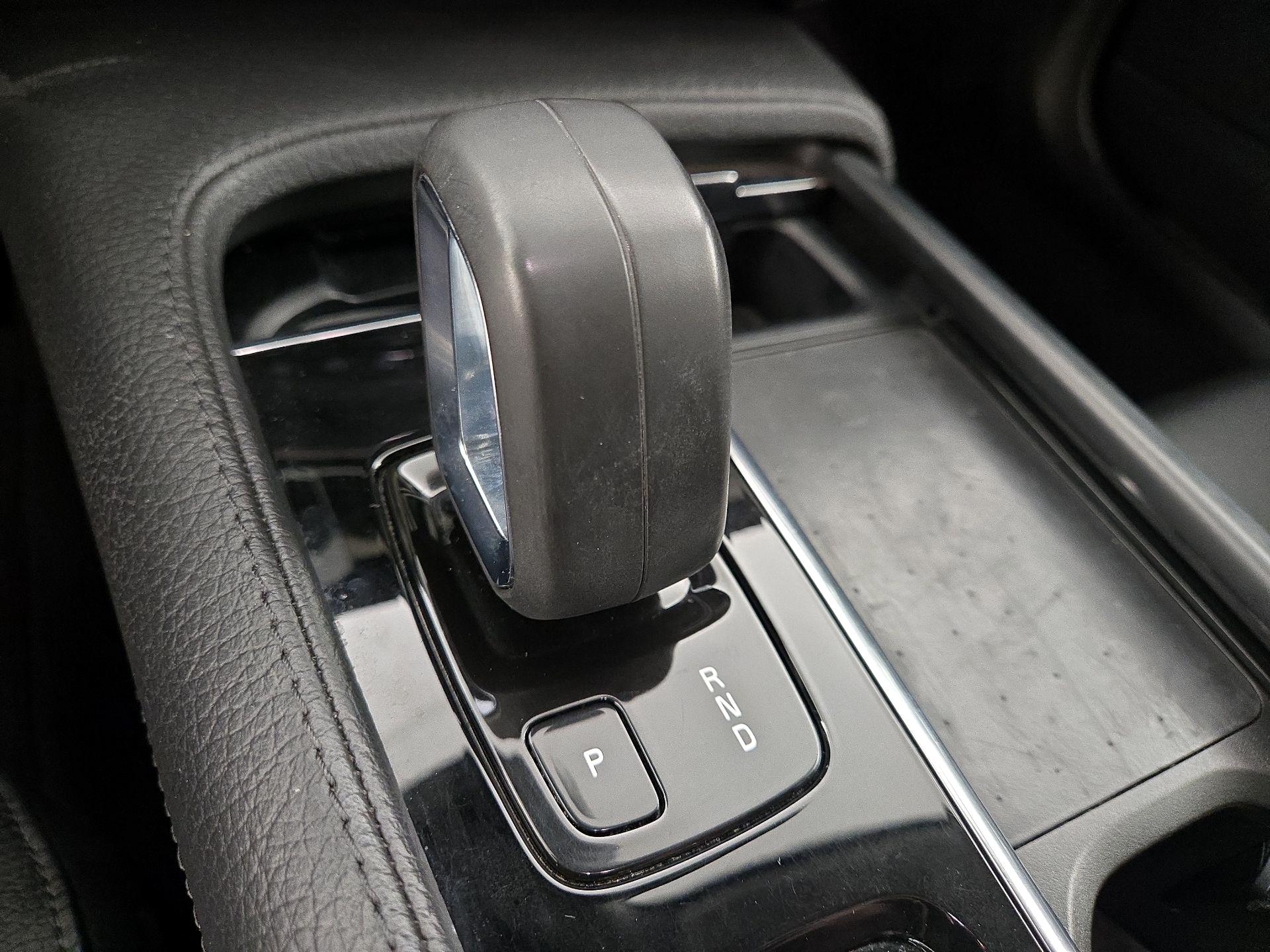 Thumbnail: 2022 Volvo S90 - 16