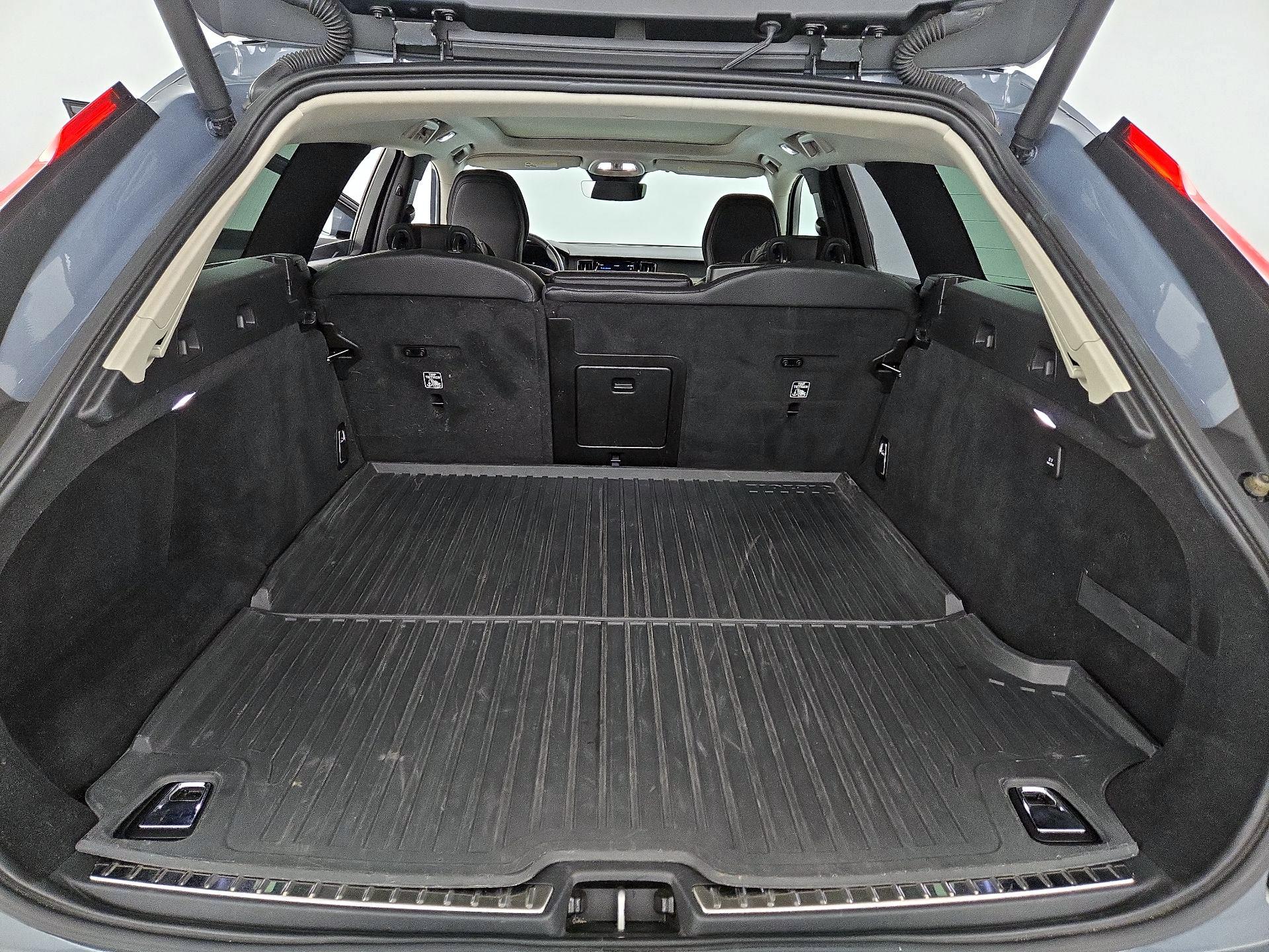 Thumbnail: 2022 Volvo S90 - 19