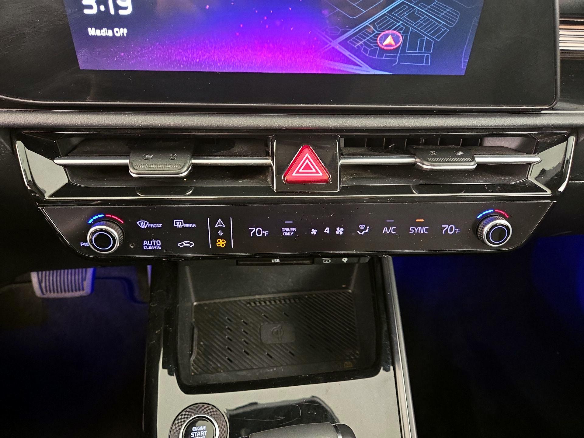 Thumbnail: 2023 Kia Niro - 17