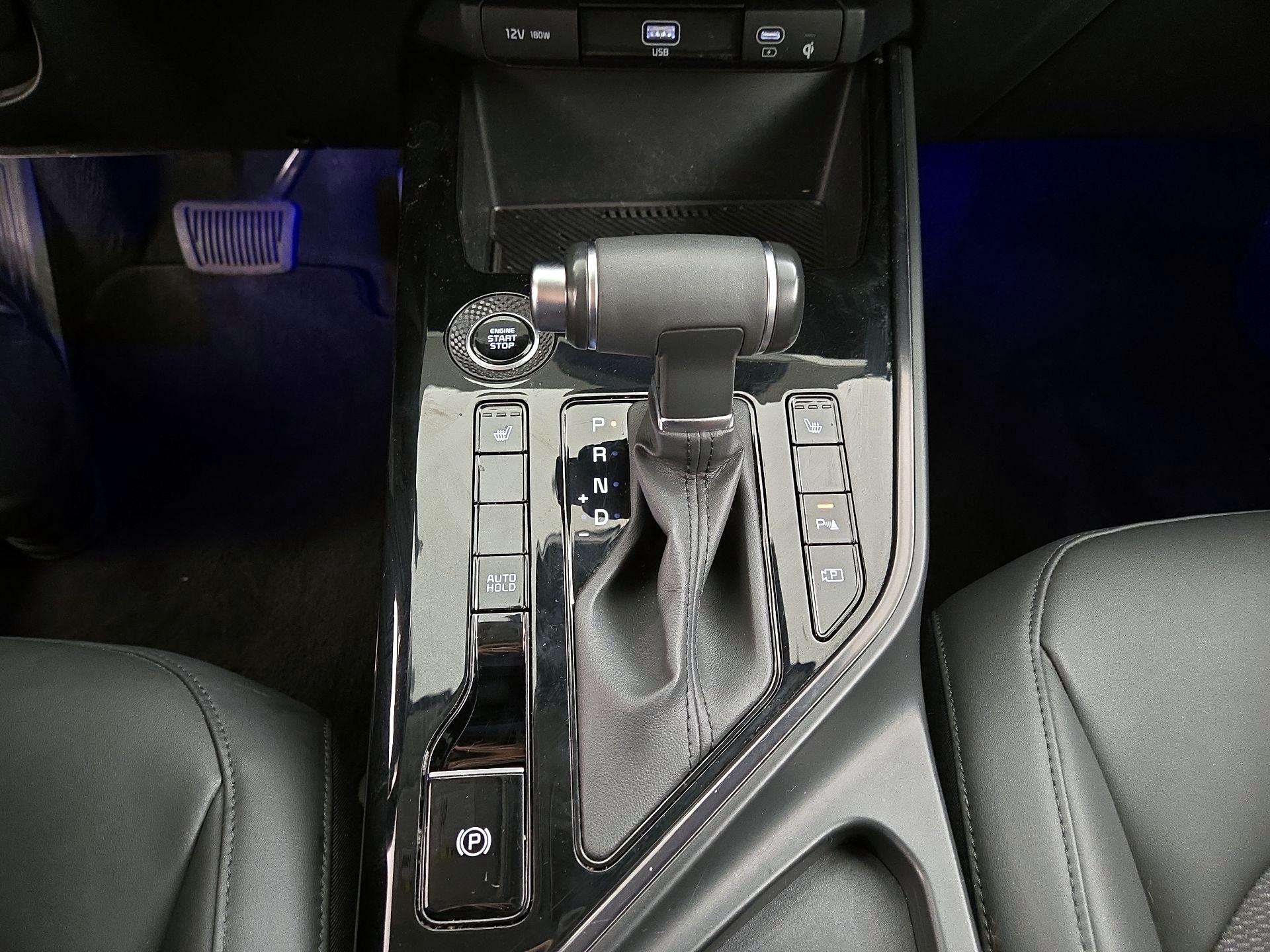 Thumbnail: 2023 Kia Niro - 18