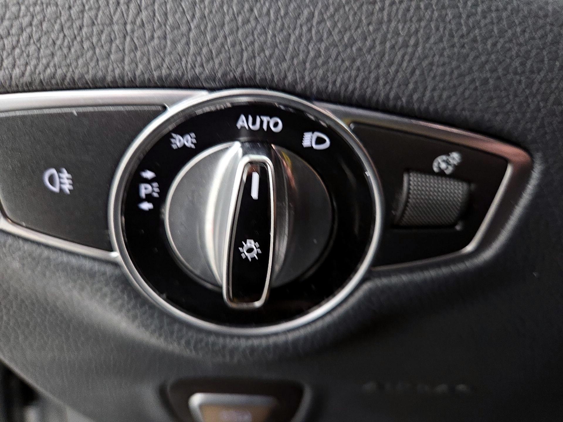 Thumbnail: 2019 Mercedes-Benz E-Class - 13